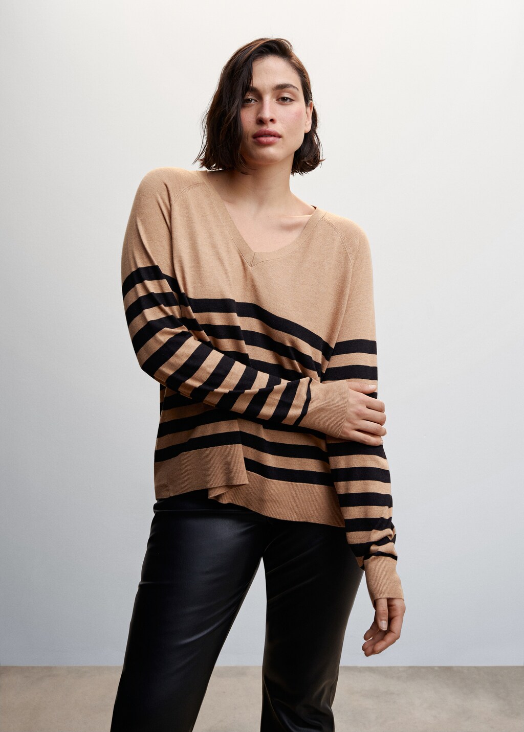 Fine-knit striped sweater - Details of the article 5