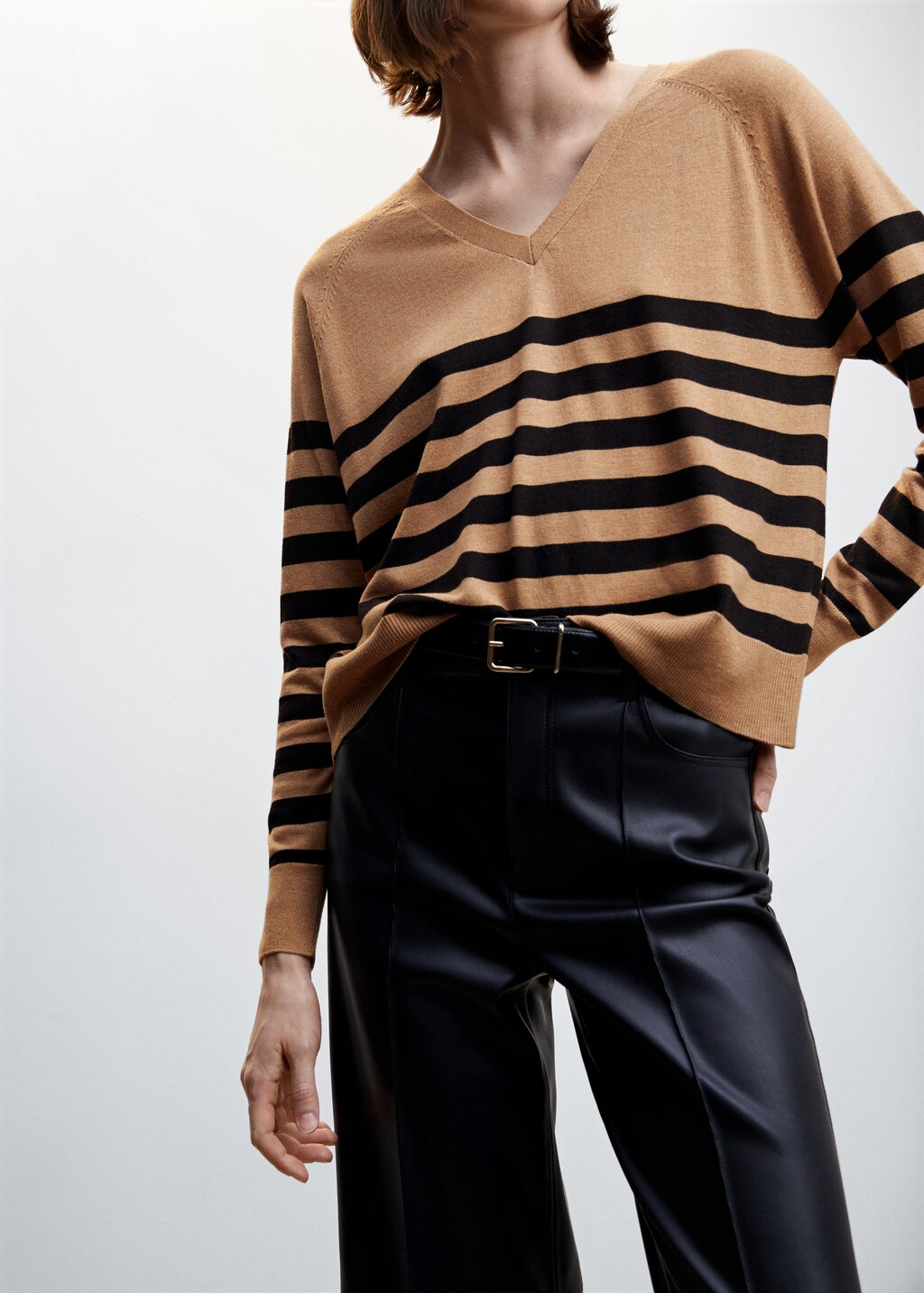 Fine-knit striped sweater - Details of the article 6