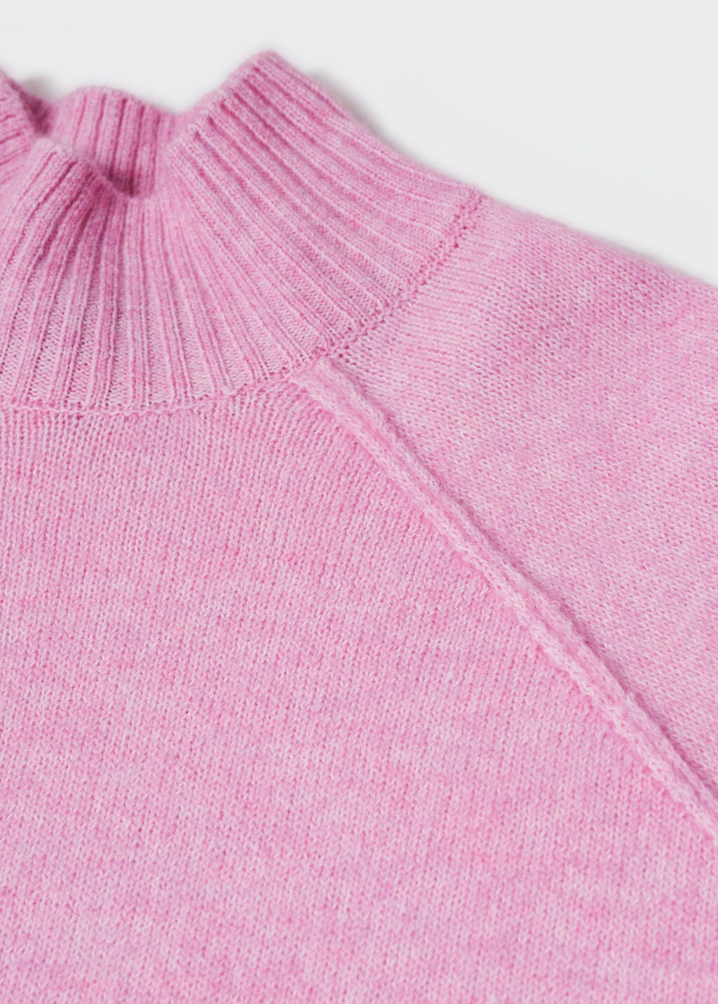 Turtleneck sweater with seams - Details of the article 8