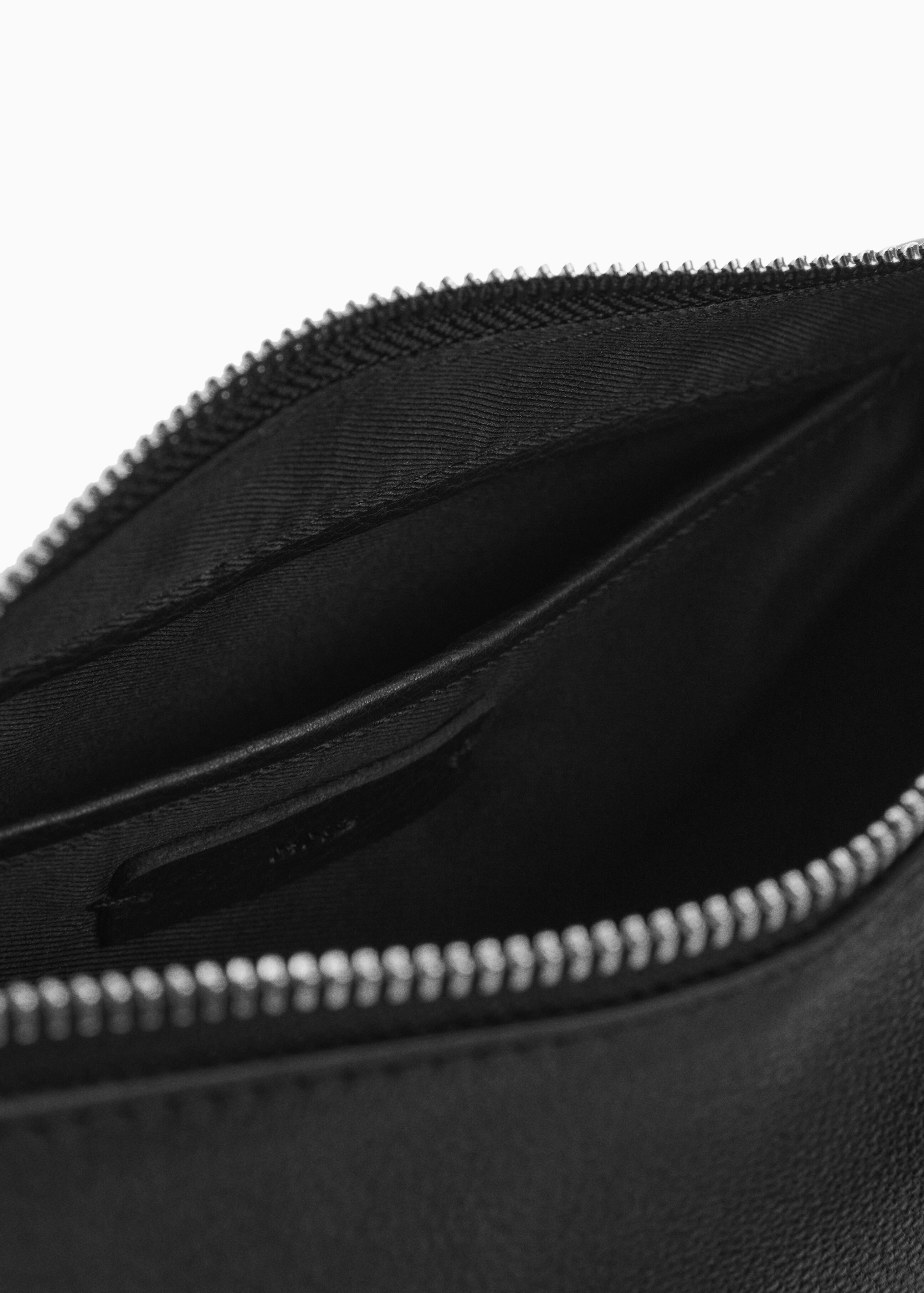 Leather shoulder bag - Details of the article 2