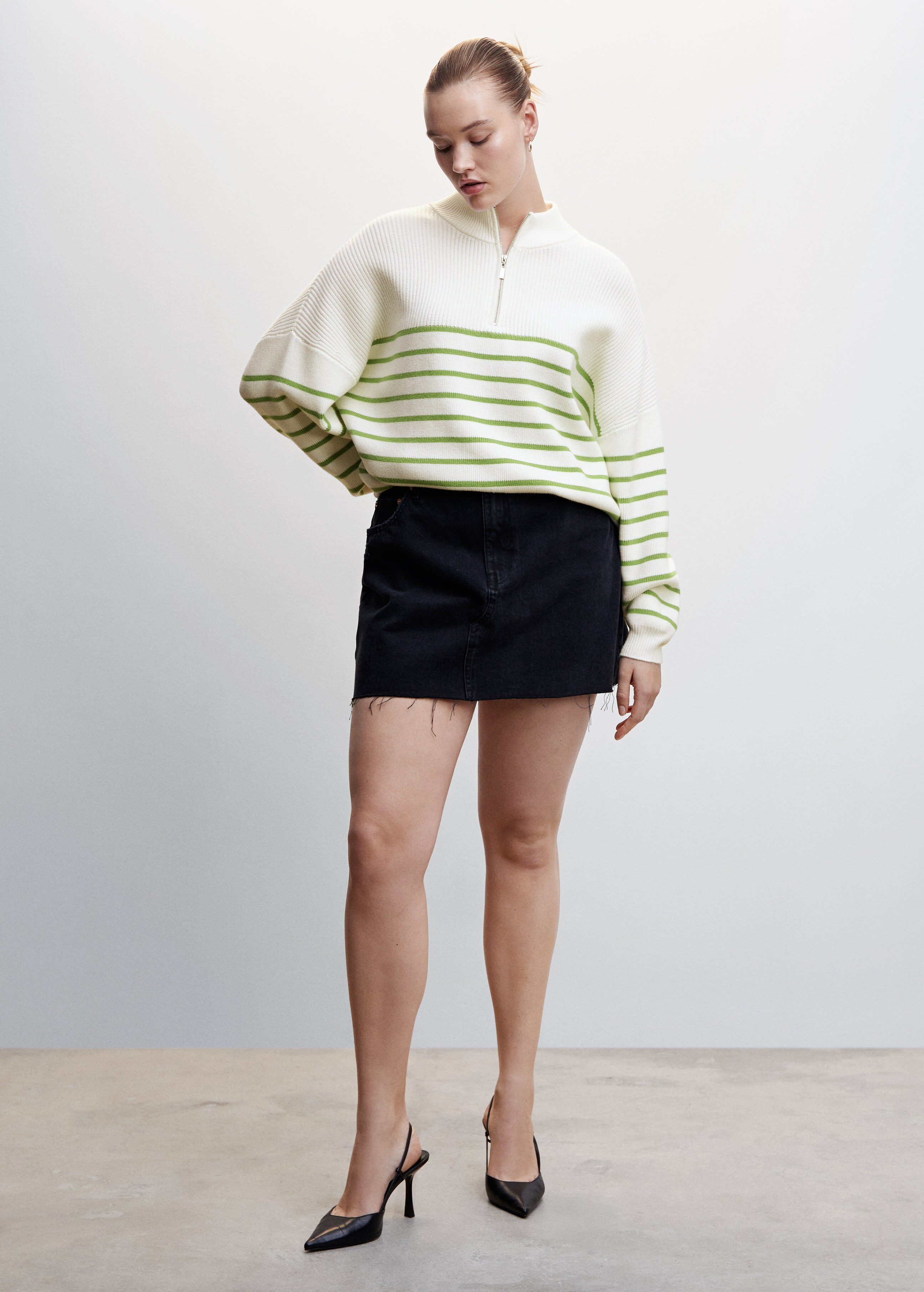 Striped sweater with zip - Details of the article 3
