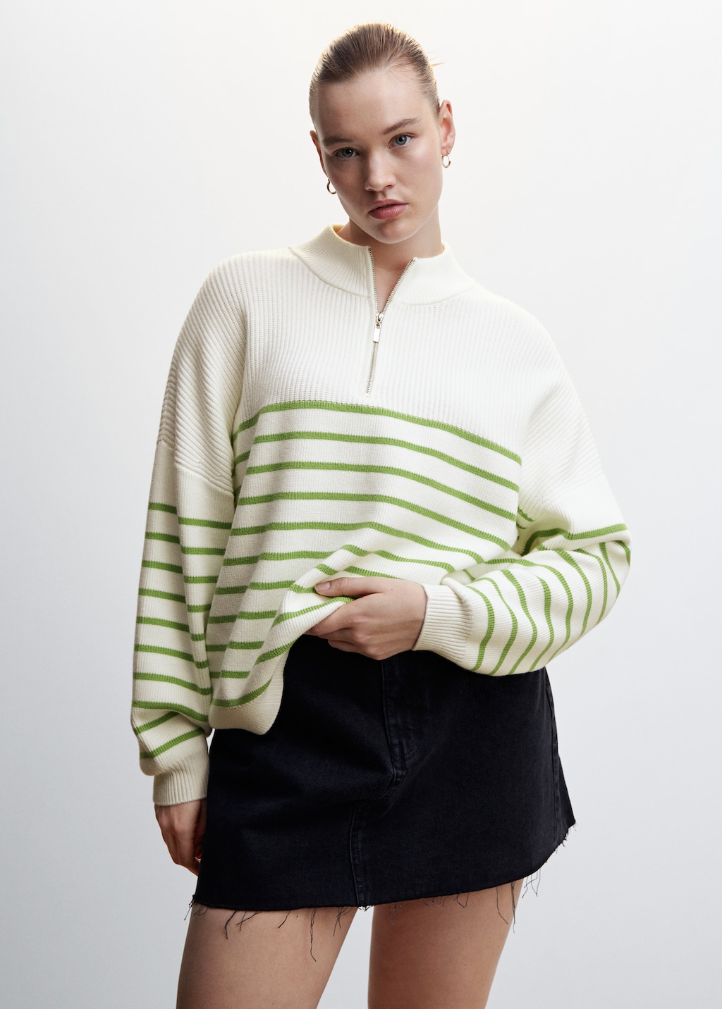 Striped sweater with zip - Details of the article 5