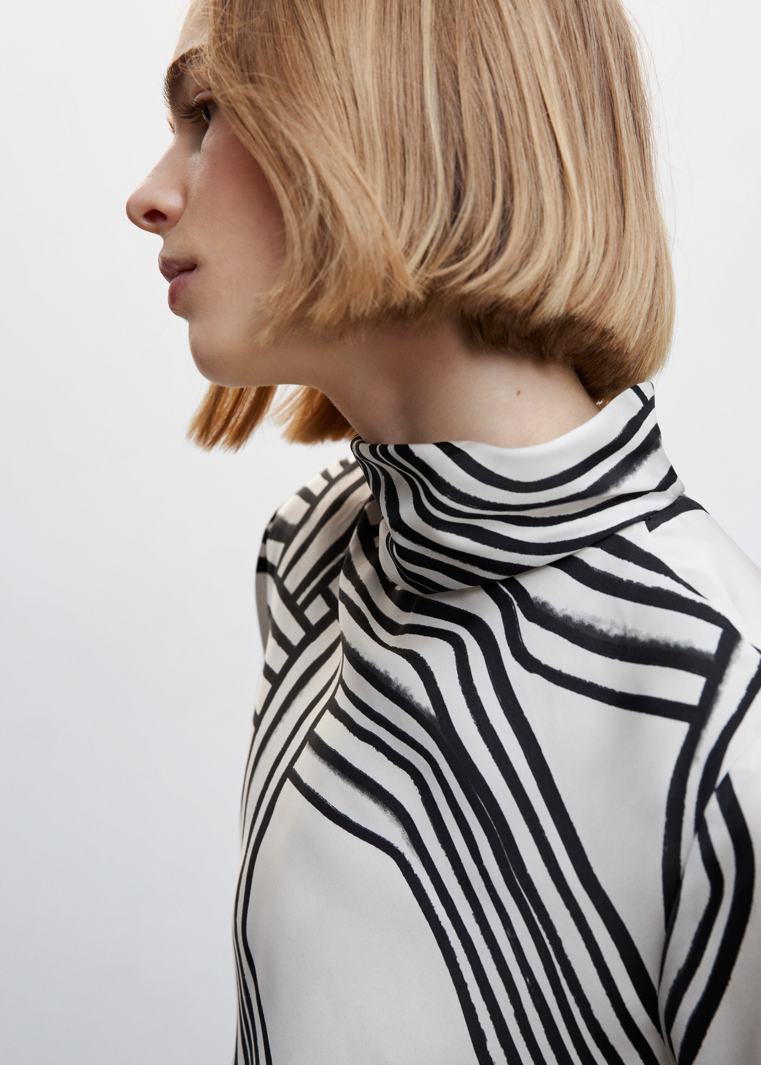 Satin print blouse - Details of the article 2