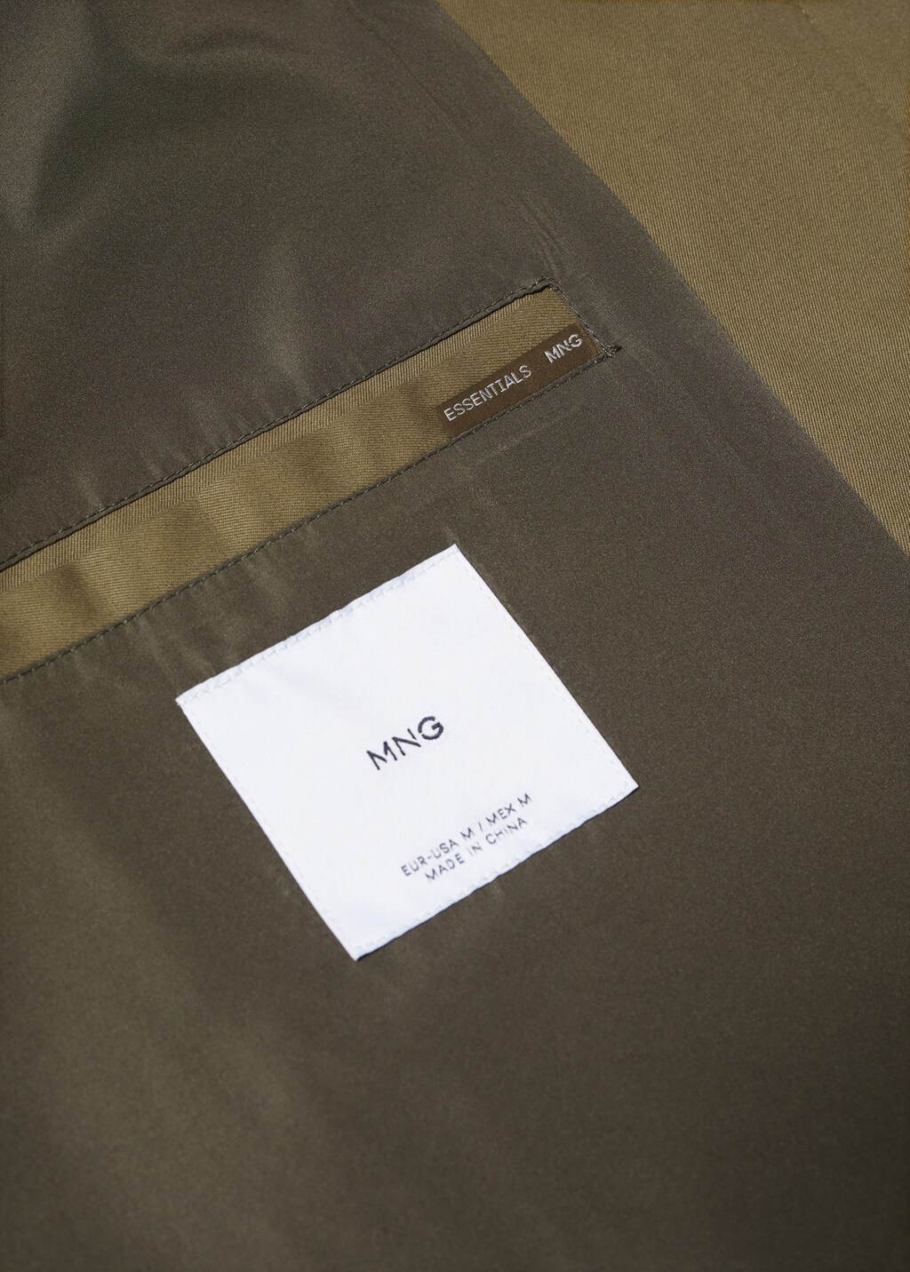 Water-repellent cotton trench coat - Details of the article 8