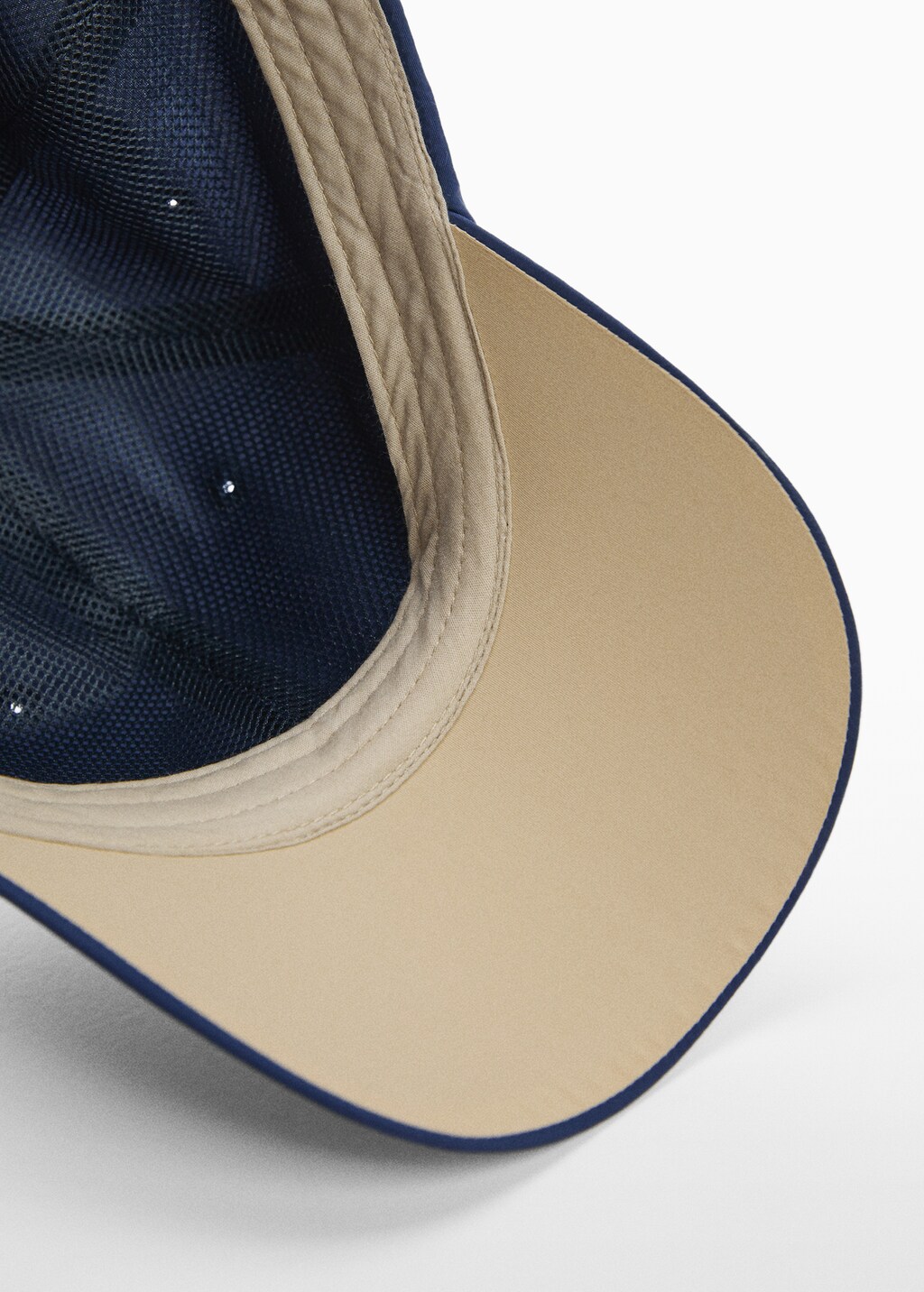 Nylon cap - Details of the article 2