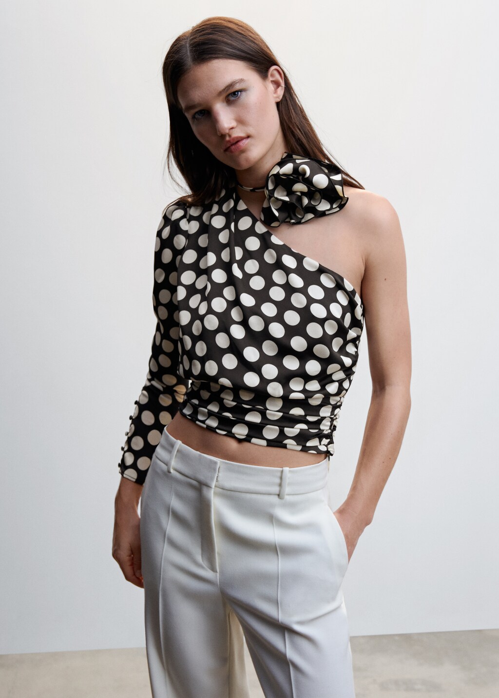 Blouse pois ornement fleur - Plan moyen