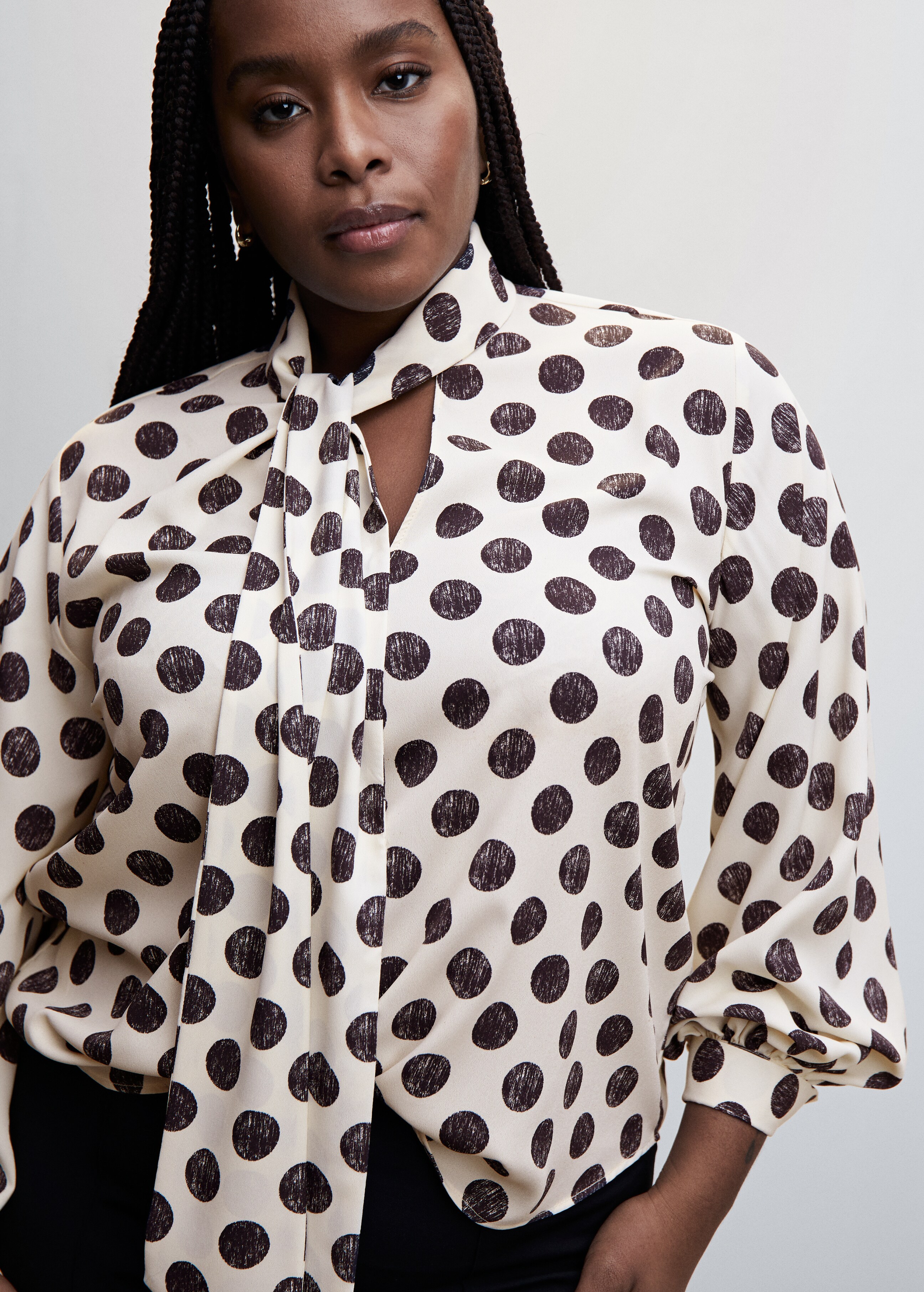Bow polka-dot blouse - Details of the article 4