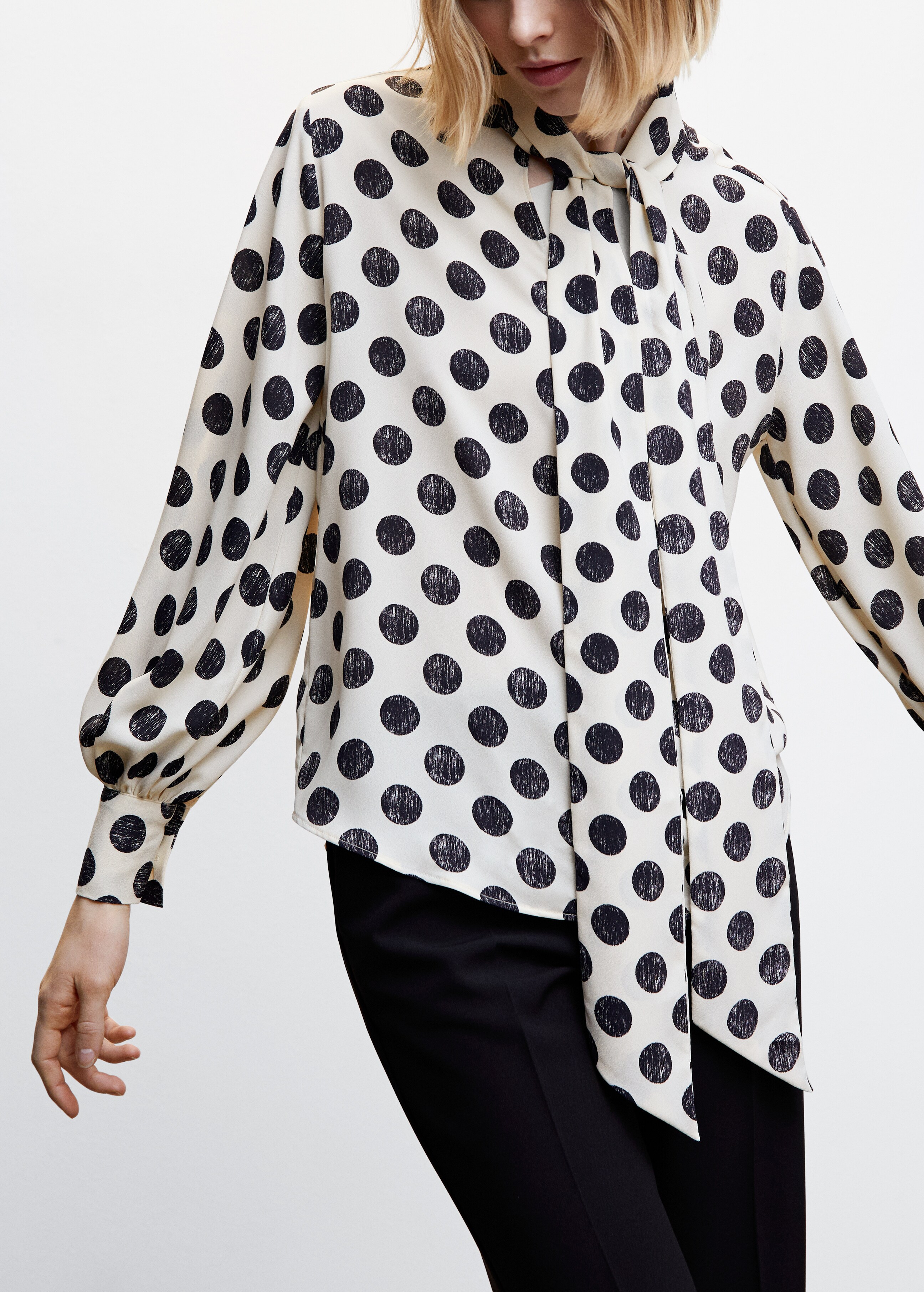 Bow polka-dot blouse - Details of the article 6