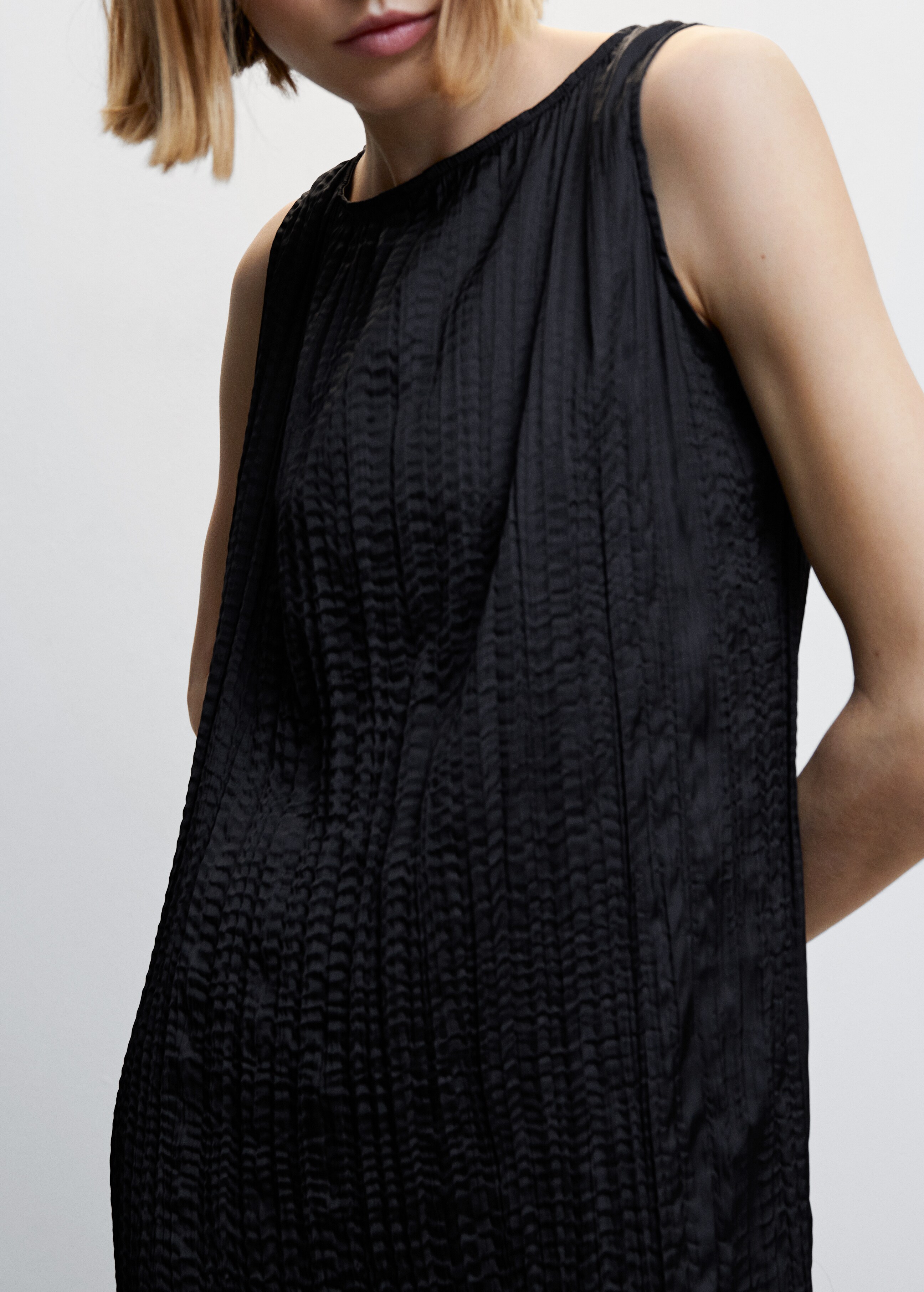 Black textured midi-dress - Details of the article 2