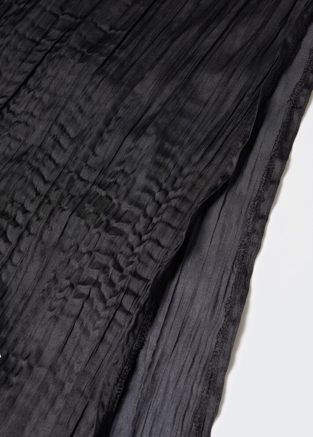 Black textured midi-dress - Details of the article 8