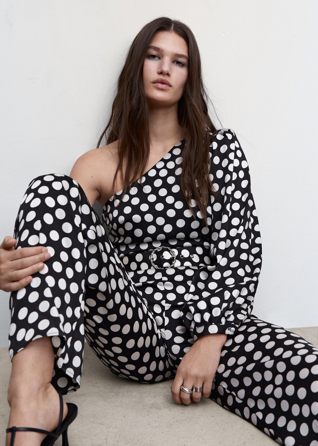 Polka dots asymmetric jumpsuit - Details of the article 2