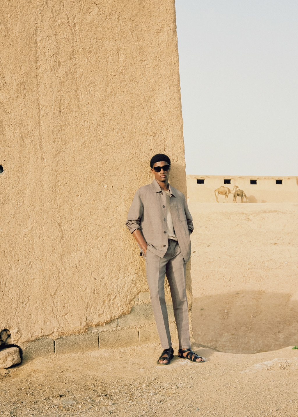 The Ultimate Guide to Linen Travel Trousers: Comfort Meets Style on Your Adventures