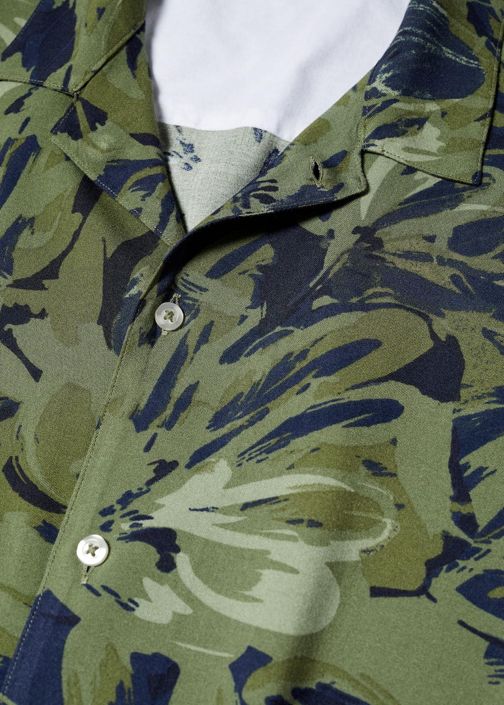 Regular fit tropical print shirt - Details of the article 8