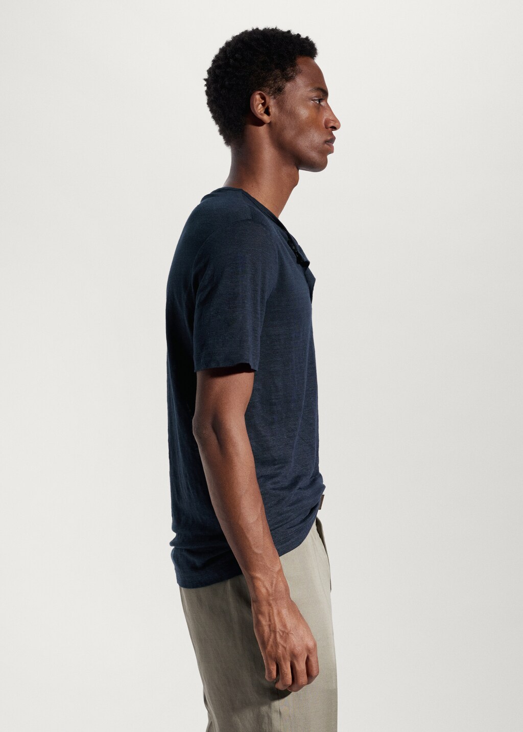 100% linen Henley t-shirt - Details of the article 2