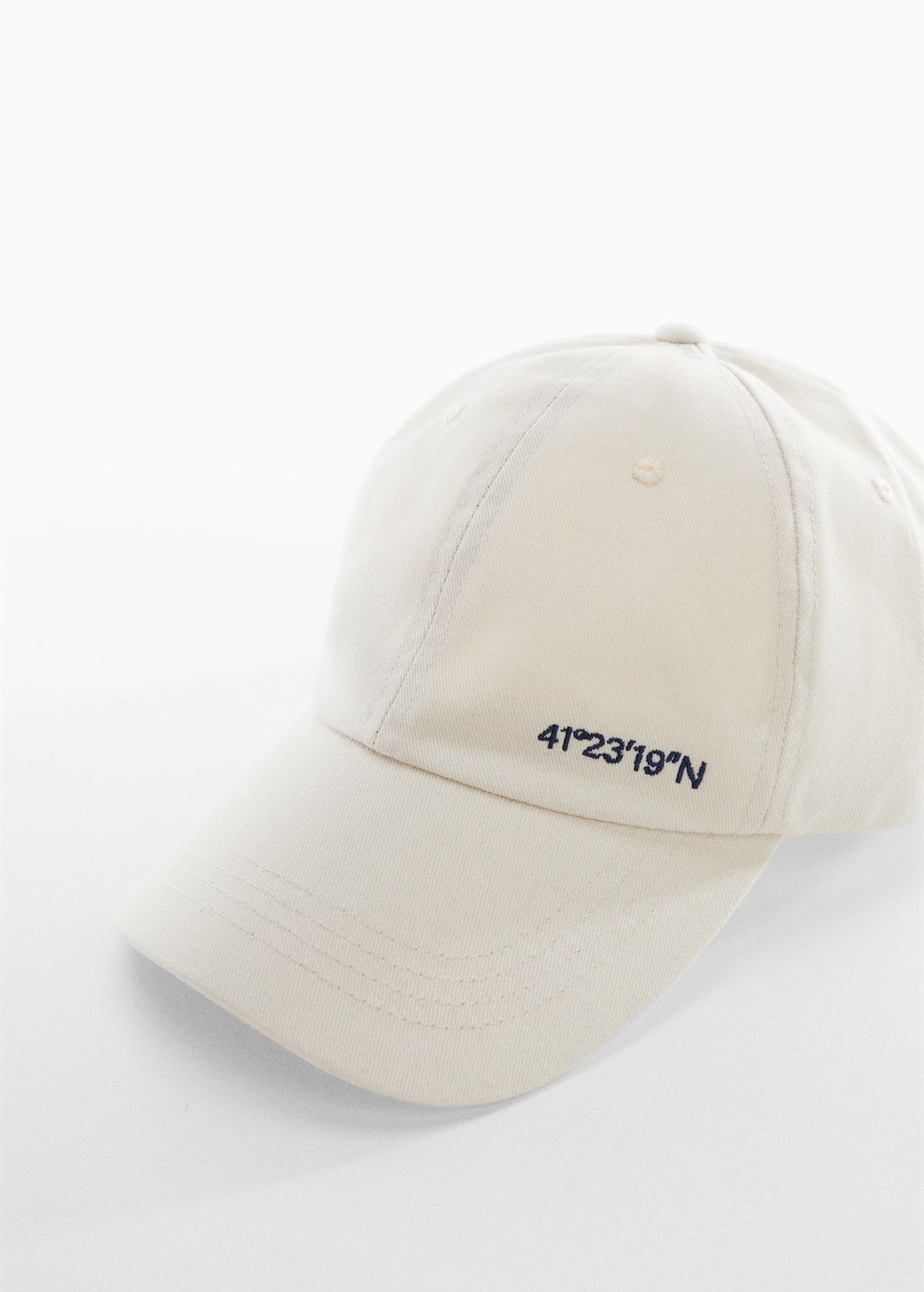 Embroidered cotton cap - Details of the article 1