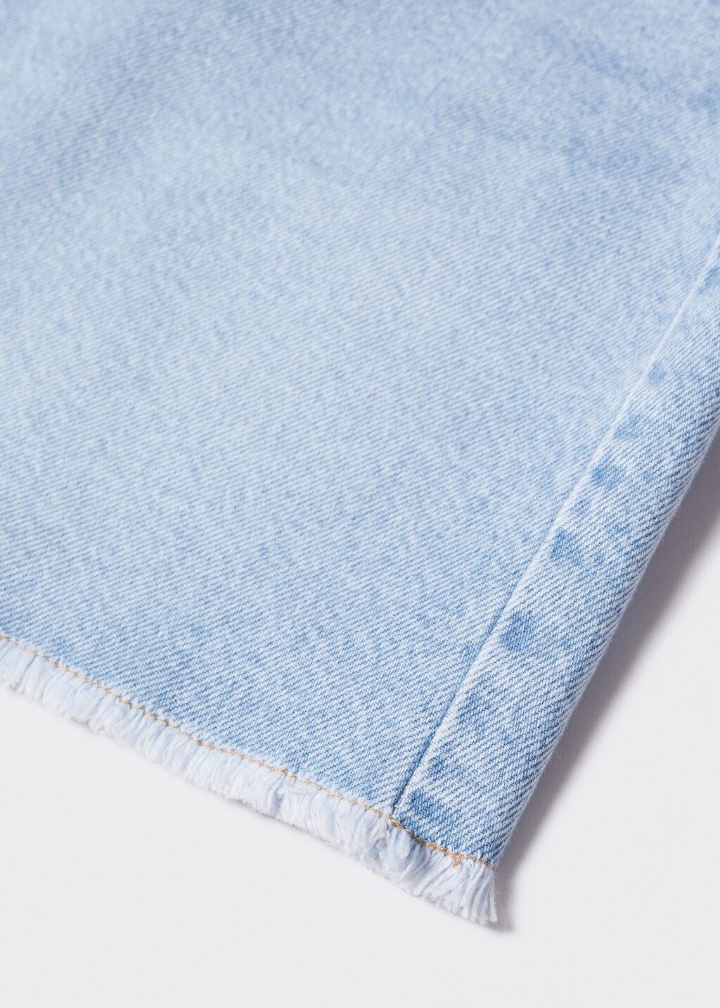 Denim miniskirt with frayed hem - Details of the article 8