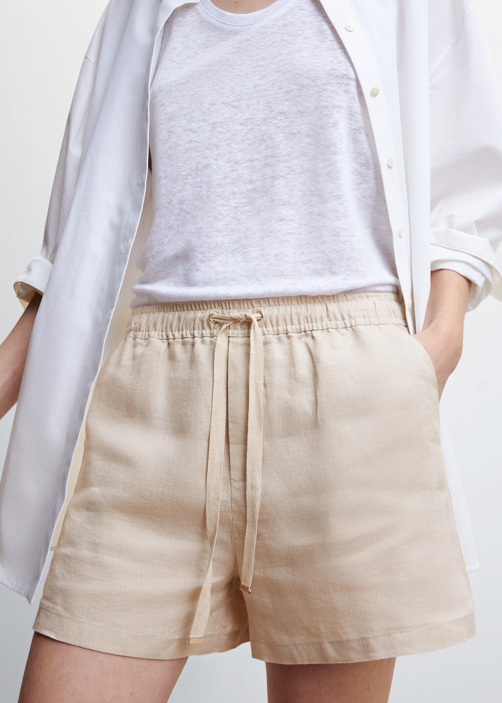 Linen shorts with drawstring - Details of the article 1