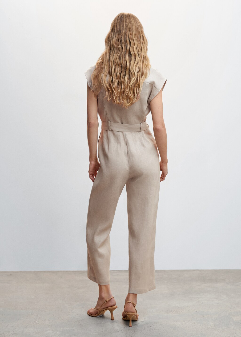 Belt linen jumpsuit - Reverse of the article