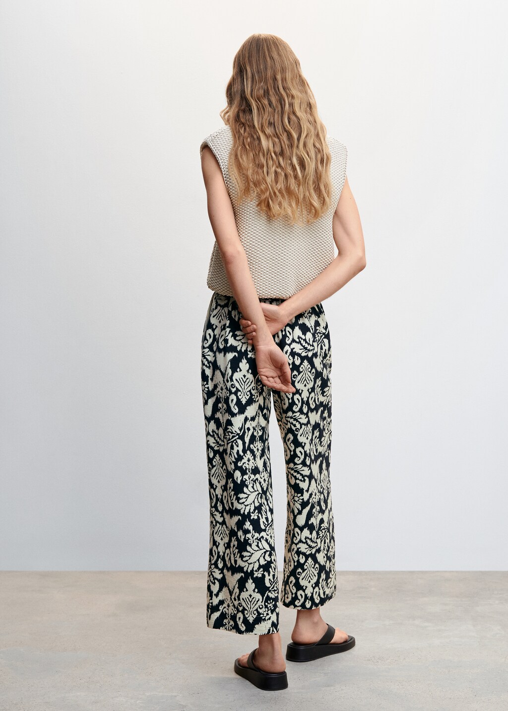 Bow printed trouser - Reverse of the article