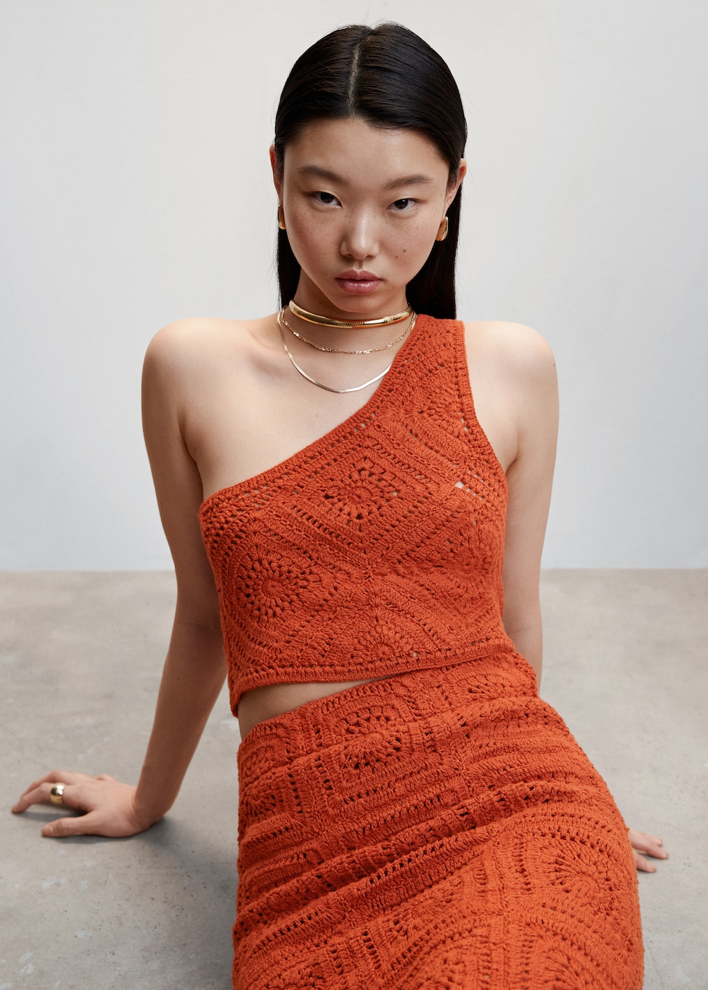 Asymmetrical crochet top - Details of the article 2