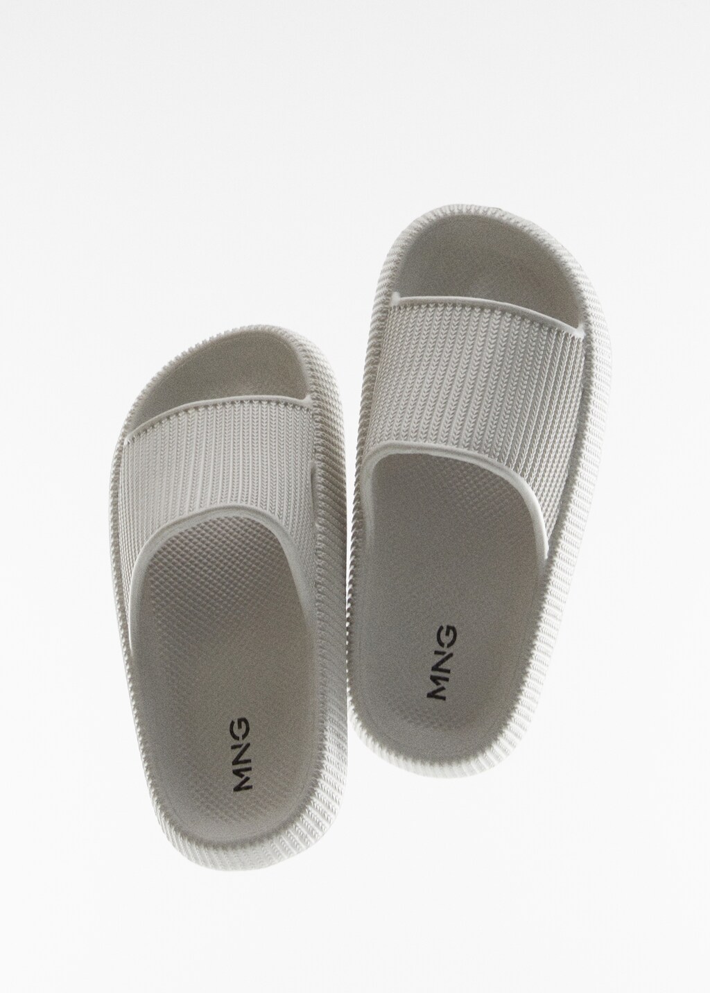 Textured flip-flops - Details of the article 5