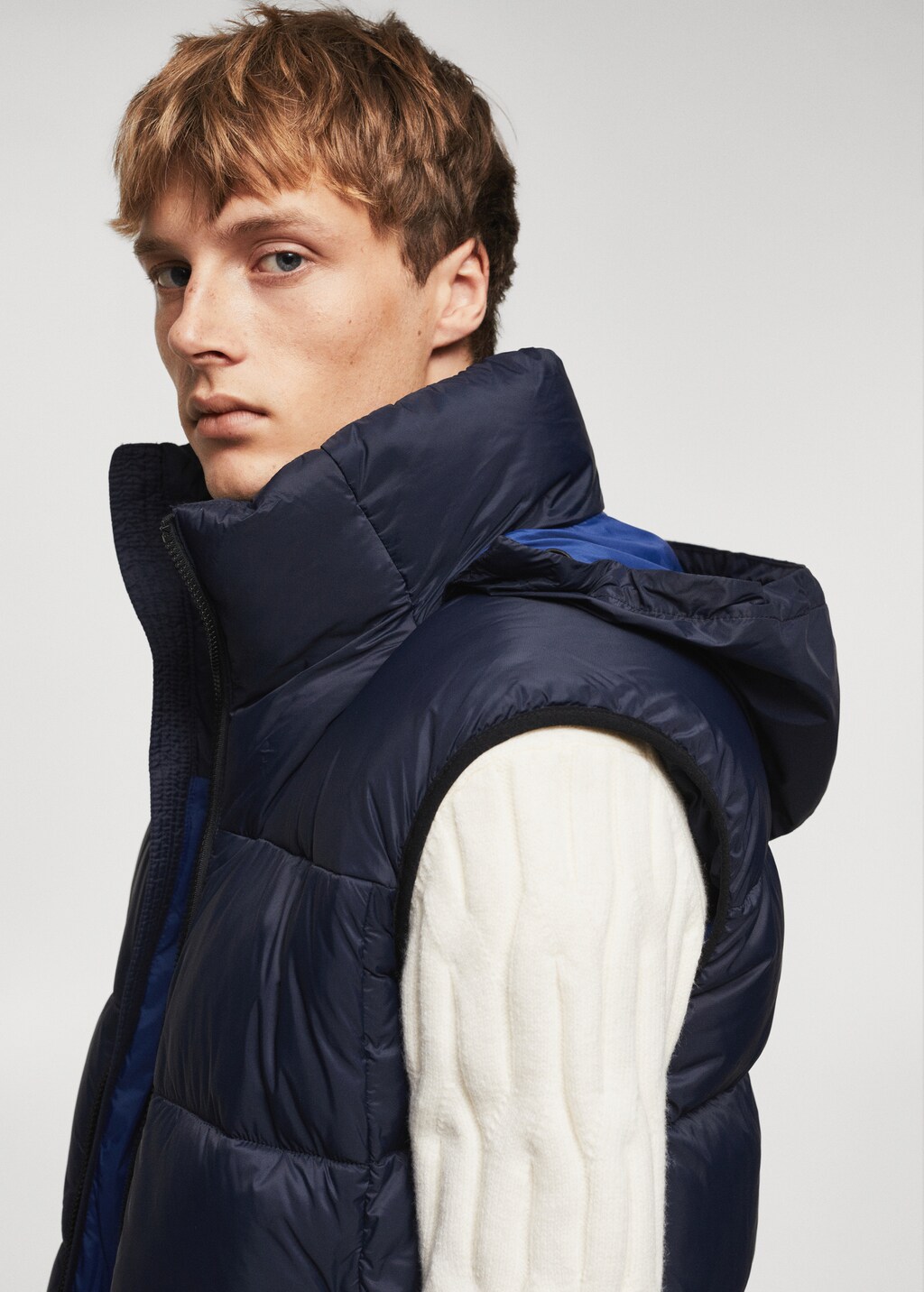 Water-repellent quilted gilet - Details of the article 4