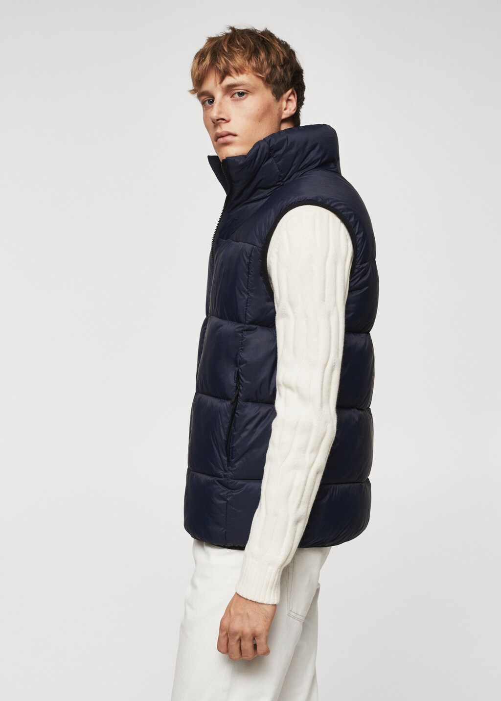 Water-repellent quilted gilet - Details of the article 6