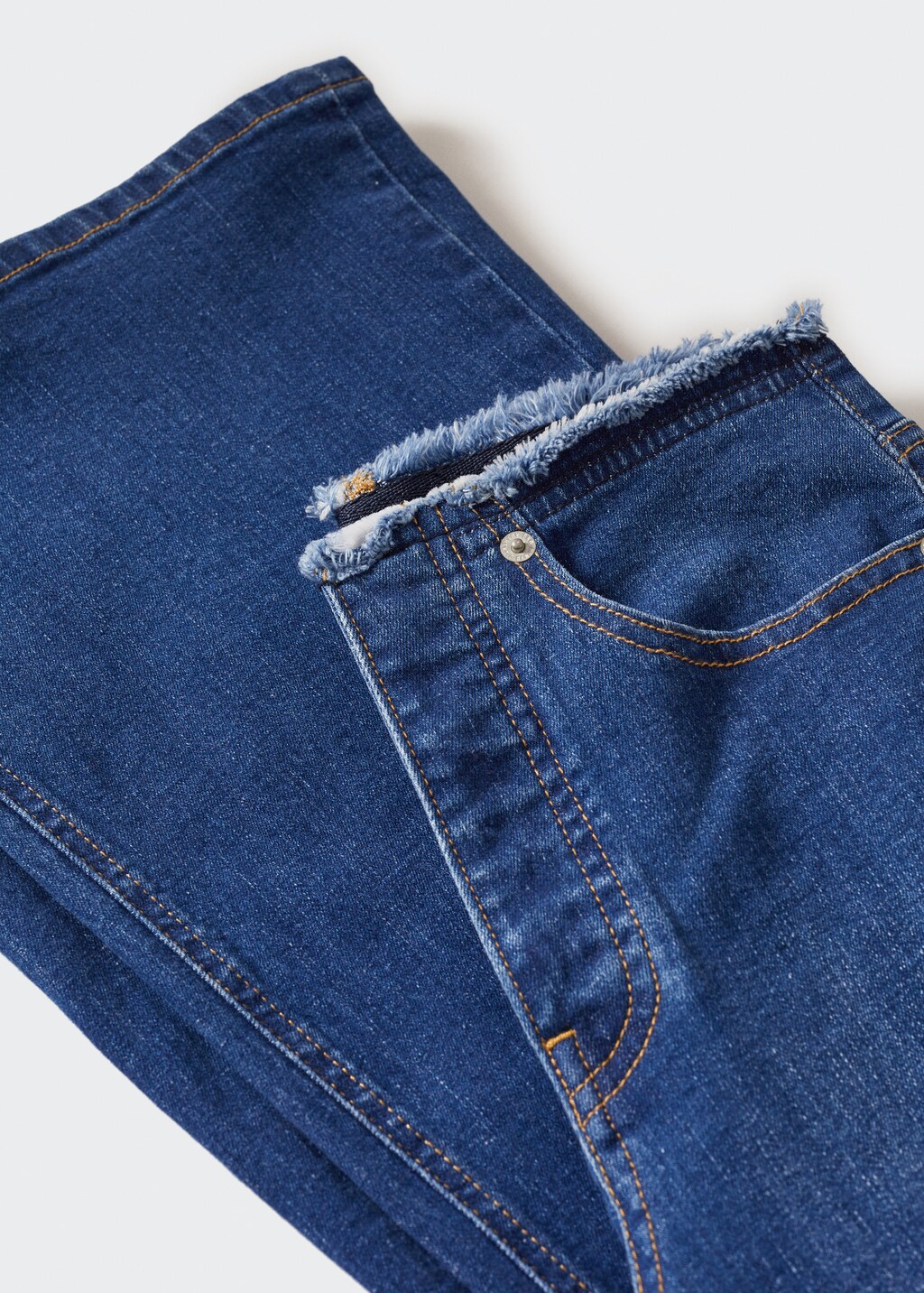 Flared jeans - Details of the article 8