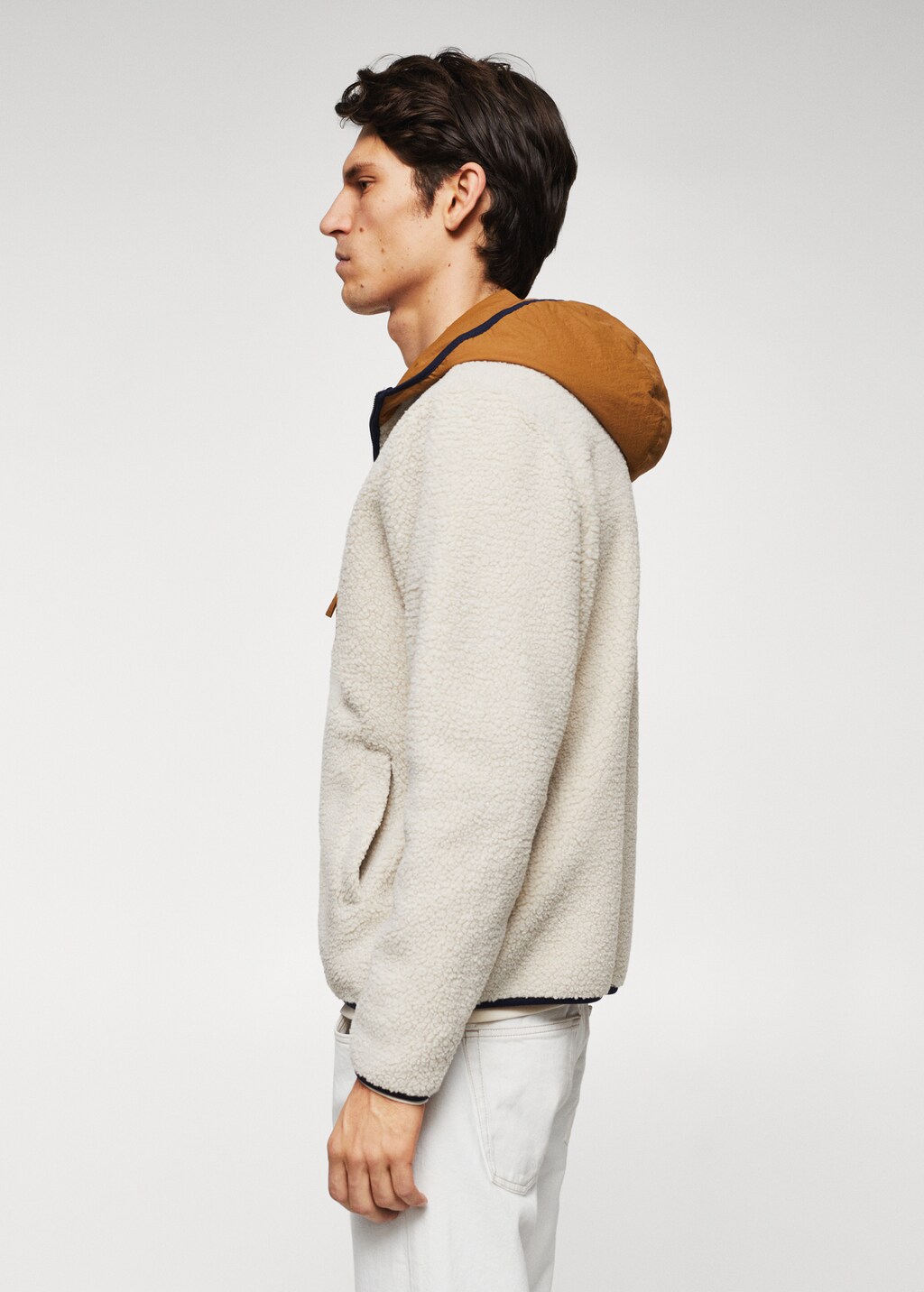 Contrasting sheepskin sweatshirt - Details of the article 6