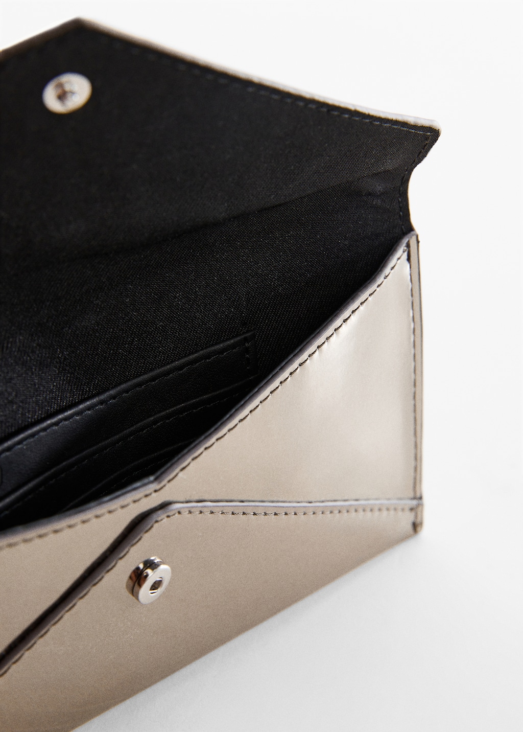 Metallic wallet with flap - Details of the article 1