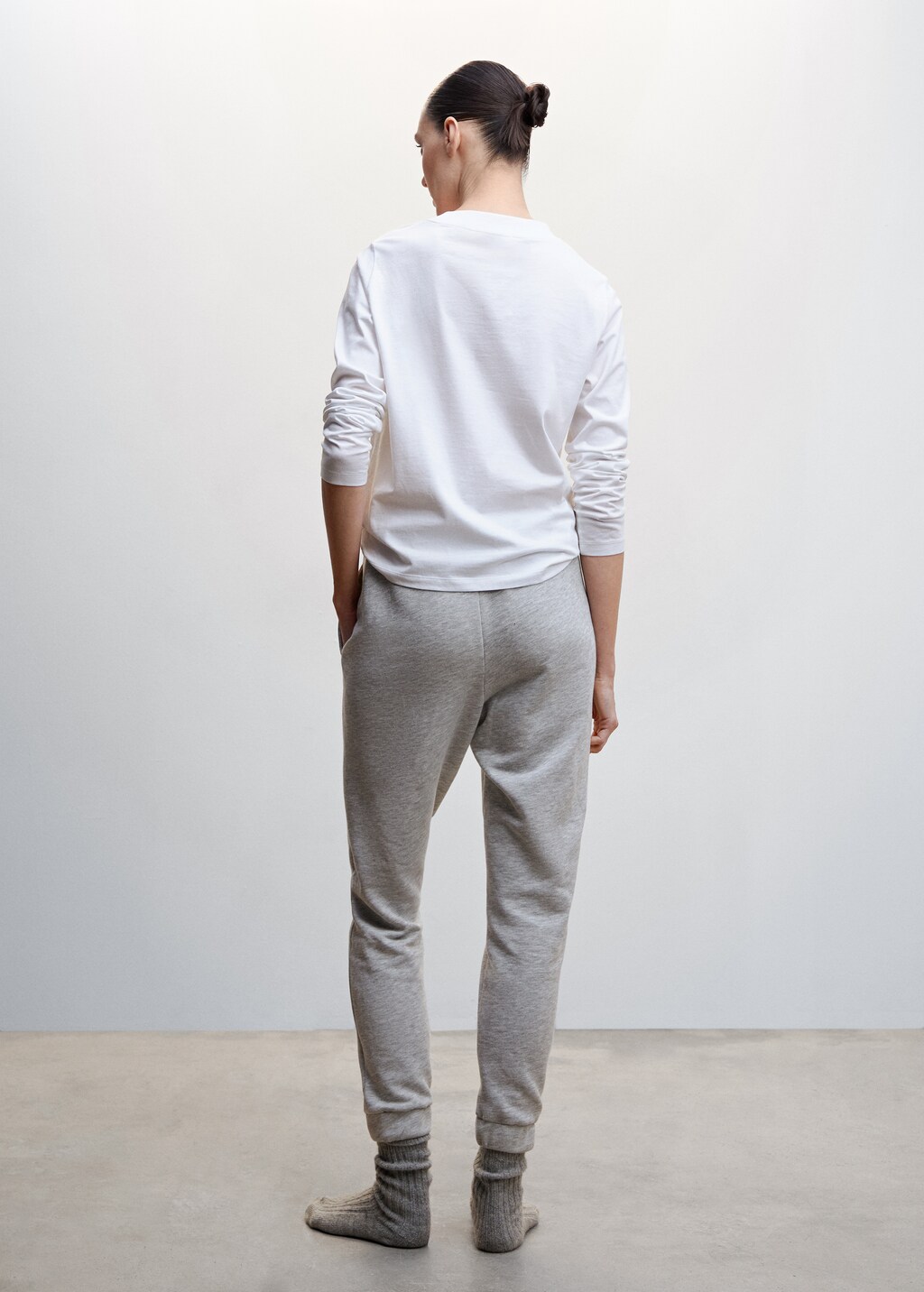 Knitted trousers - Reverse of the article