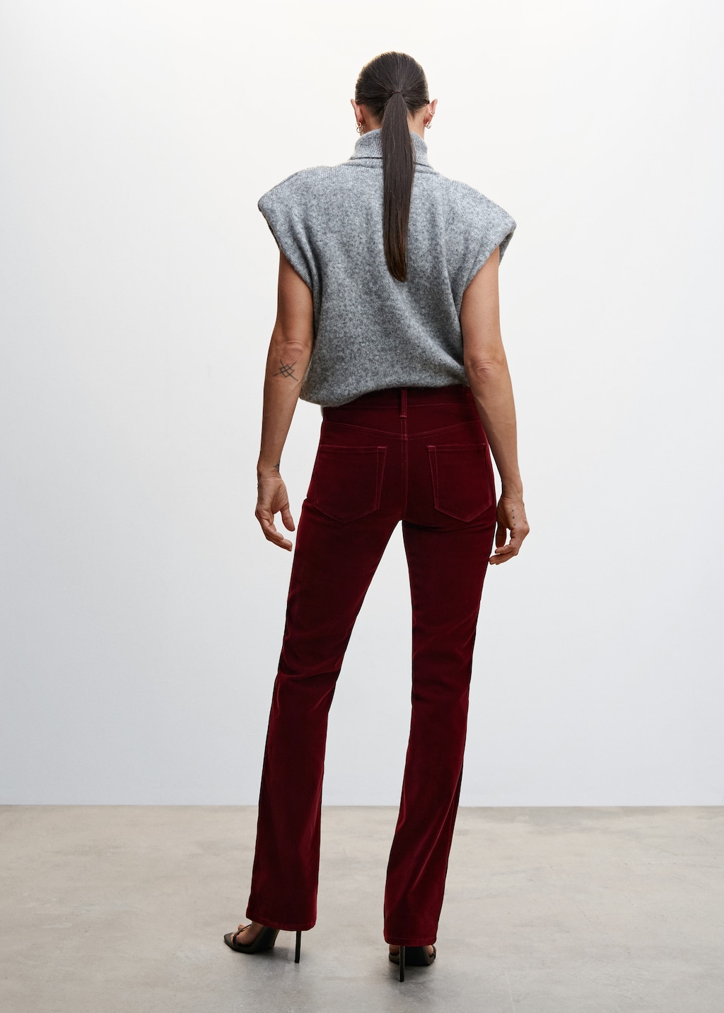 Mid-rise velvet skinny jeans - Reverse of the article