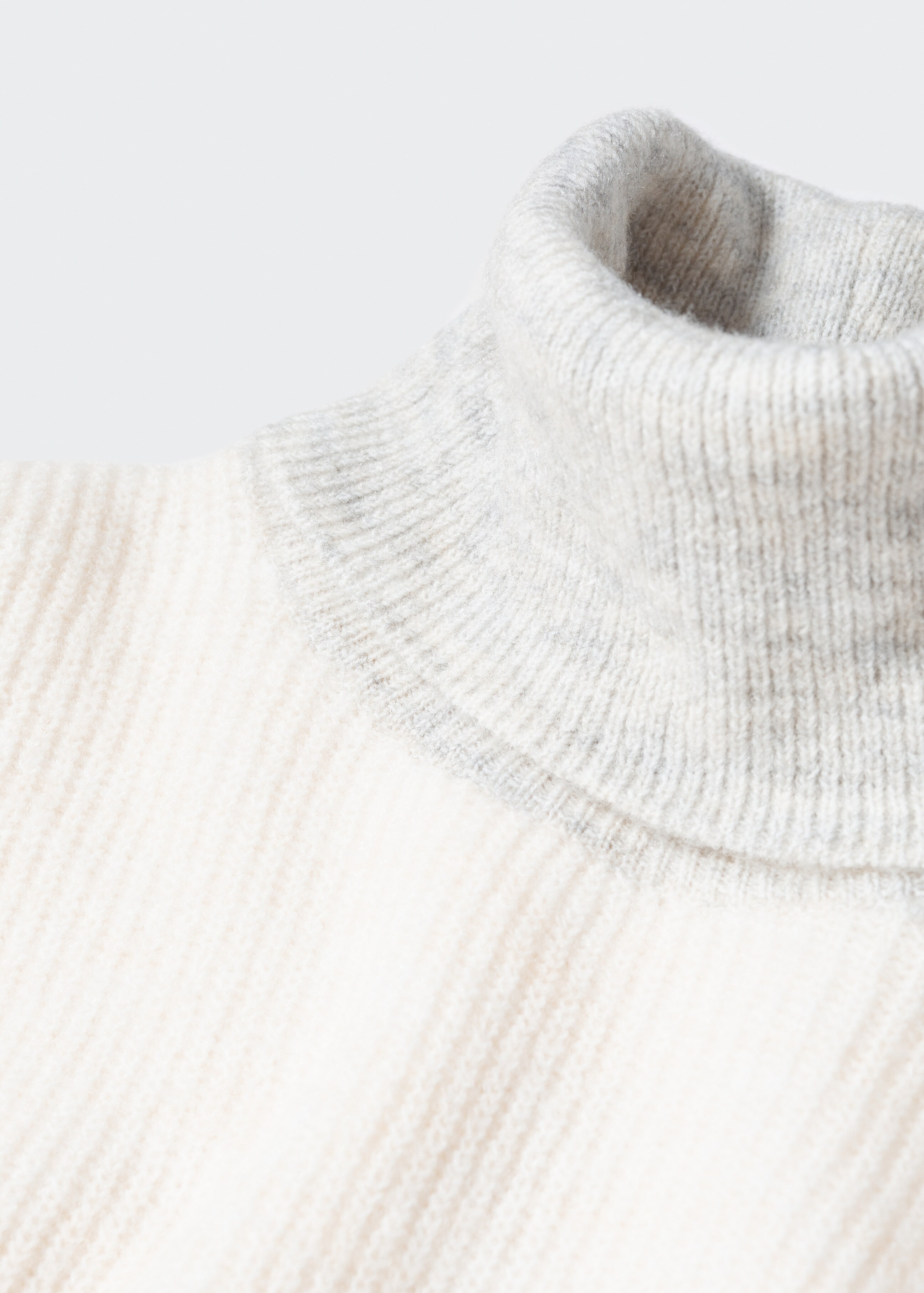  Combined panel knit sweater - Details of the article 8