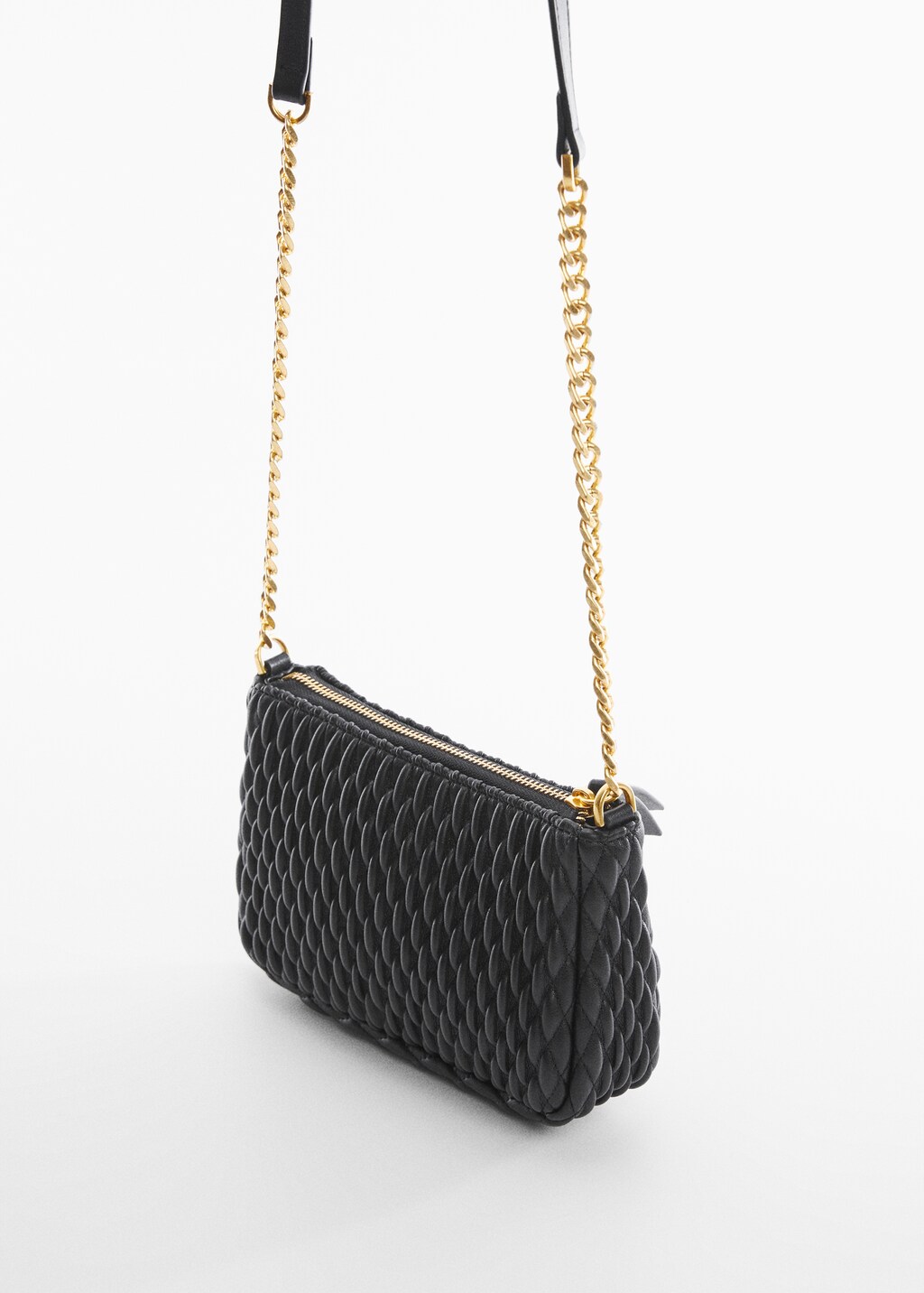 Textured shoulder bag - Details of the article 1