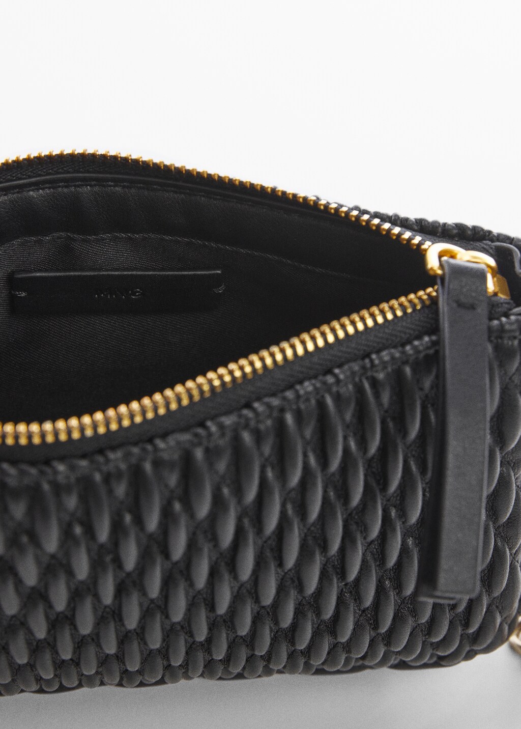 Textured shoulder bag - Details of the article 2