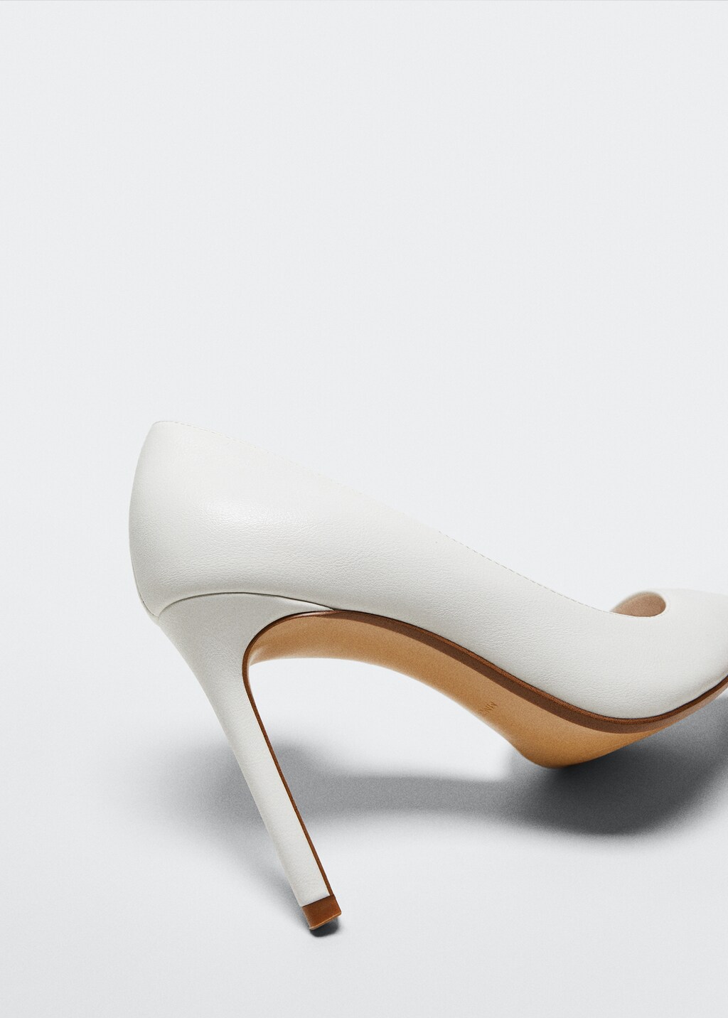 Asymmetric stiletto shoes - Details of the article 2