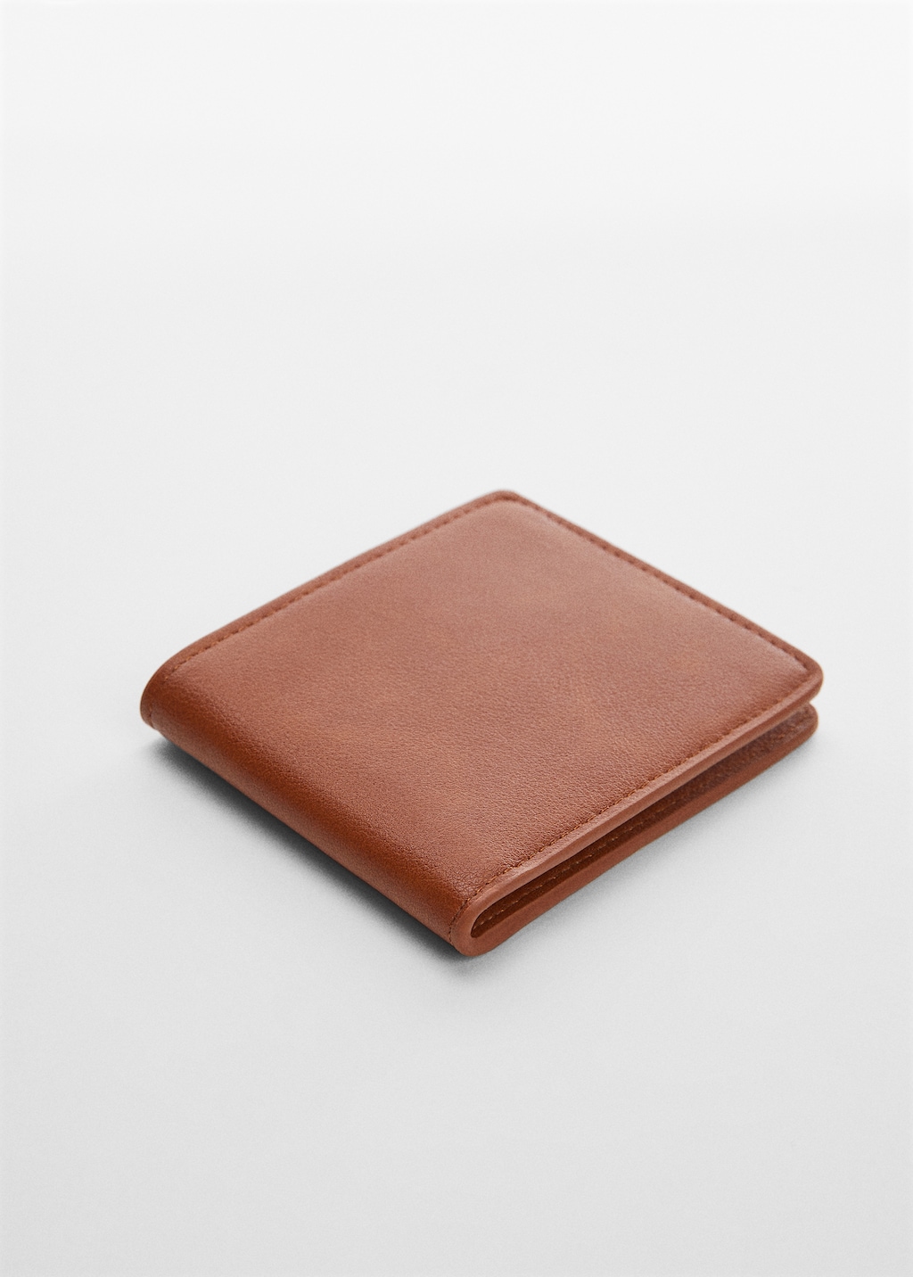 Plain leather wallet - Details of the article 1