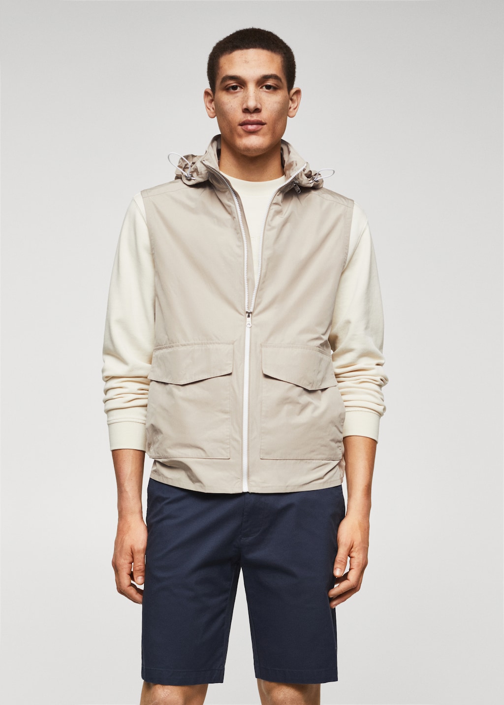 Water-repellent gilet with hood - Medium plane