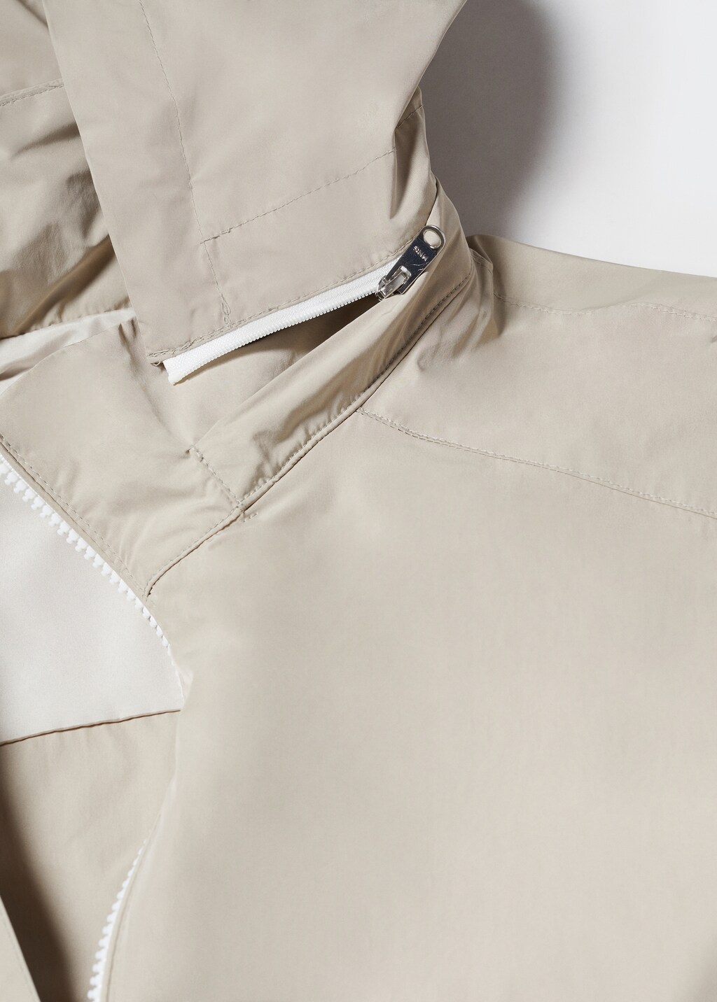 Water-repellent gilet with hood - Details of the article 8