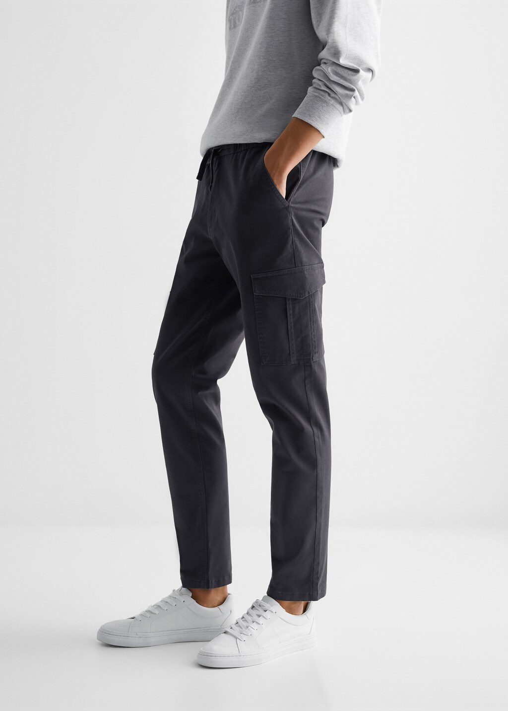 Regular-fit cargo trousers - Details of the article 1