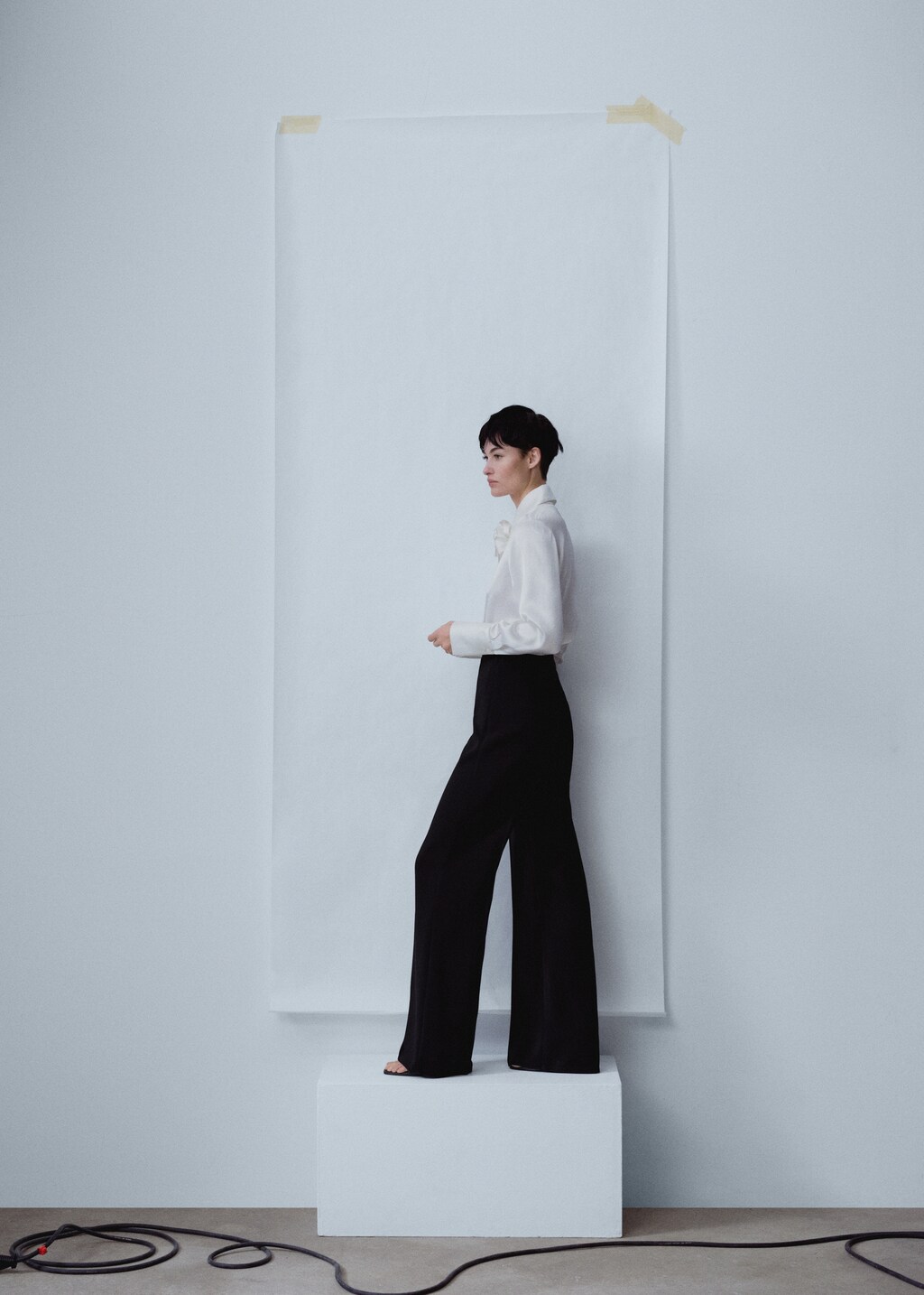 Palazzo trousers with seam detail - Details of the article 1