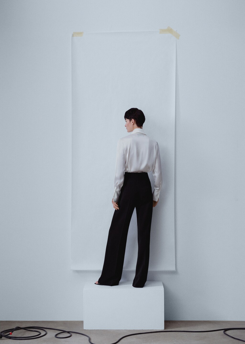 Palazzo trousers with seam detail - Reverse of the article