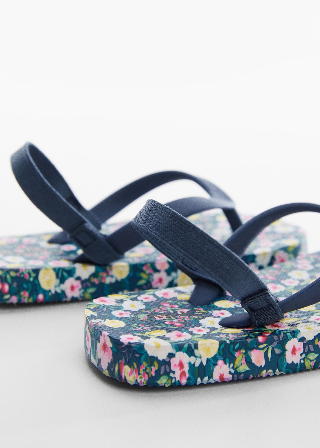 Randig flipflop-sandal - Detaljer om artikeln 1