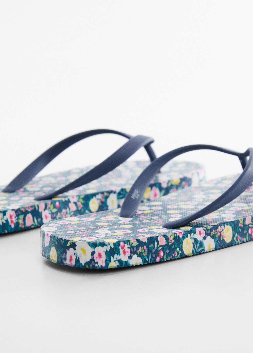 Flip-Flops mit Riemen - Detail des Artikels 1