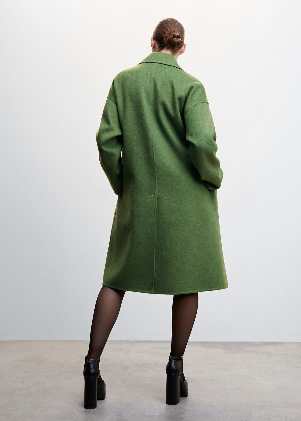 Handmade oversized wool coat - Reverse of the article