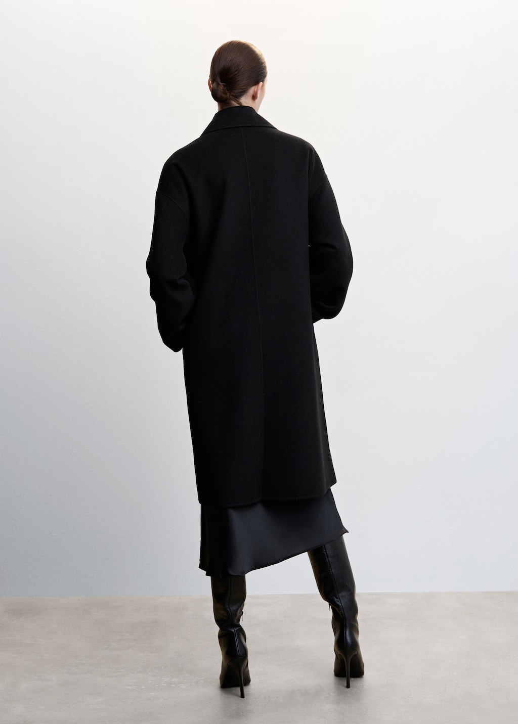 Handmade oversized wool coat - Reverse of the article