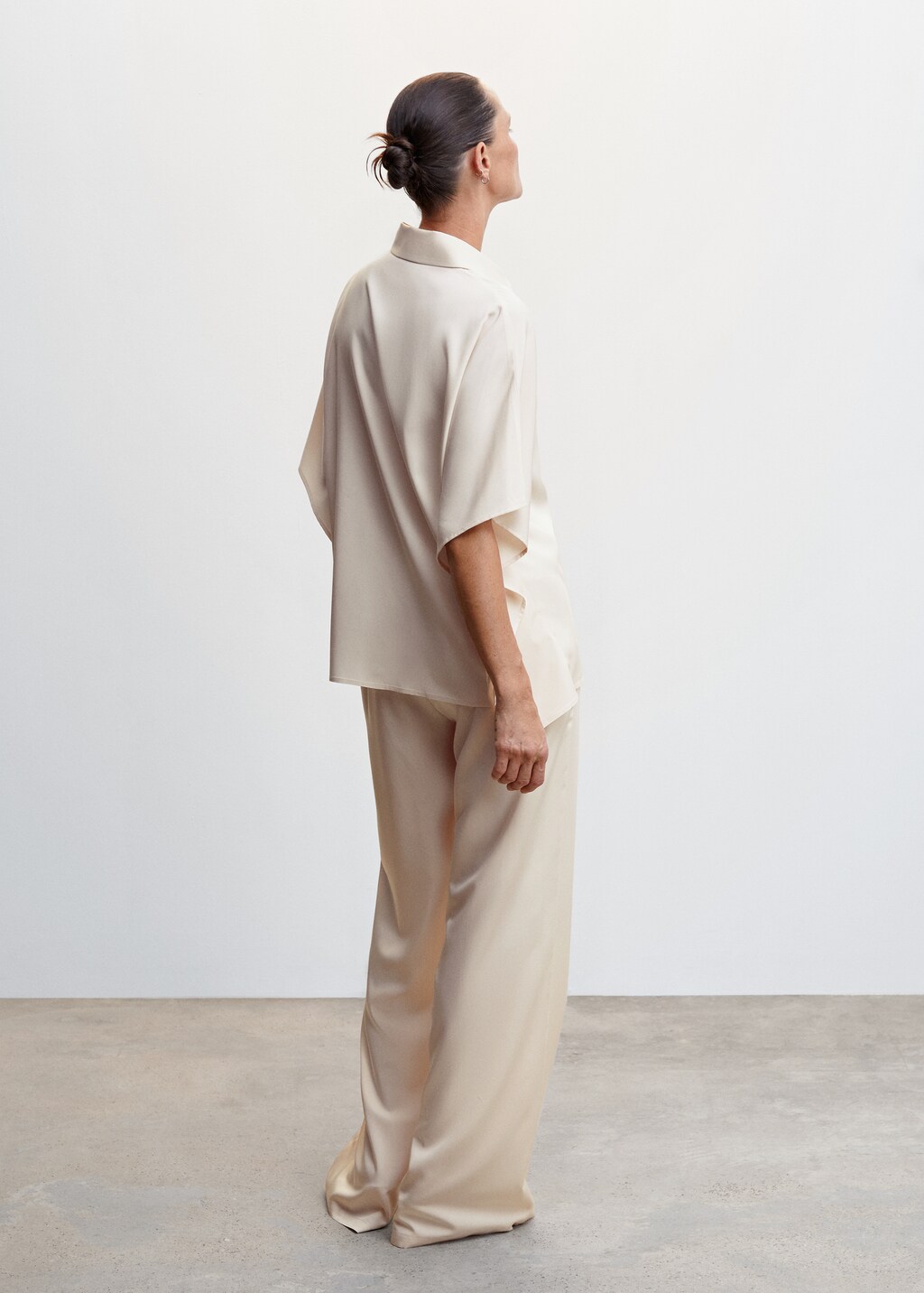 Flowy straight-fit trousers - Reverse of the article