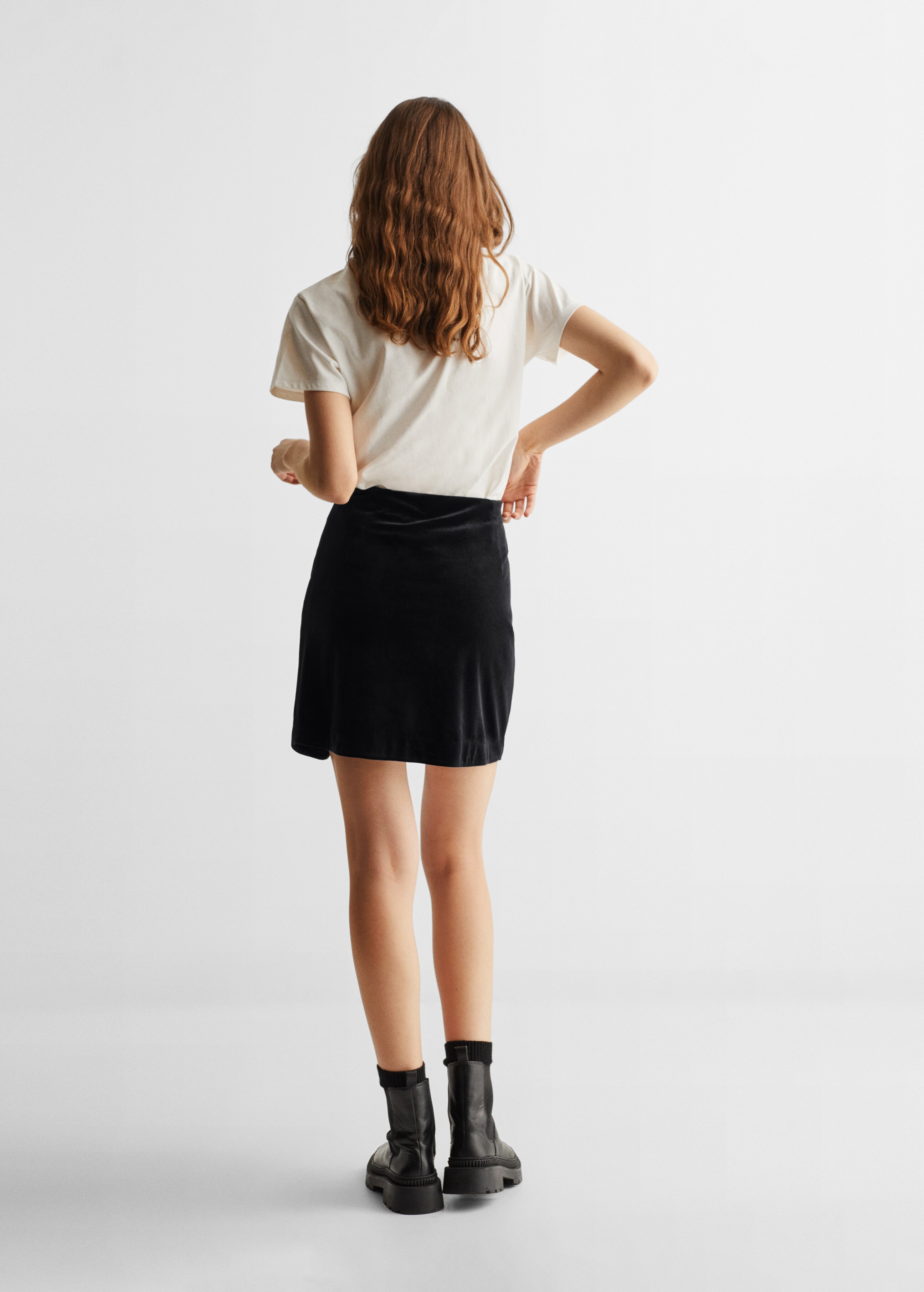 Velvet mini-skirt - Reverse of the article