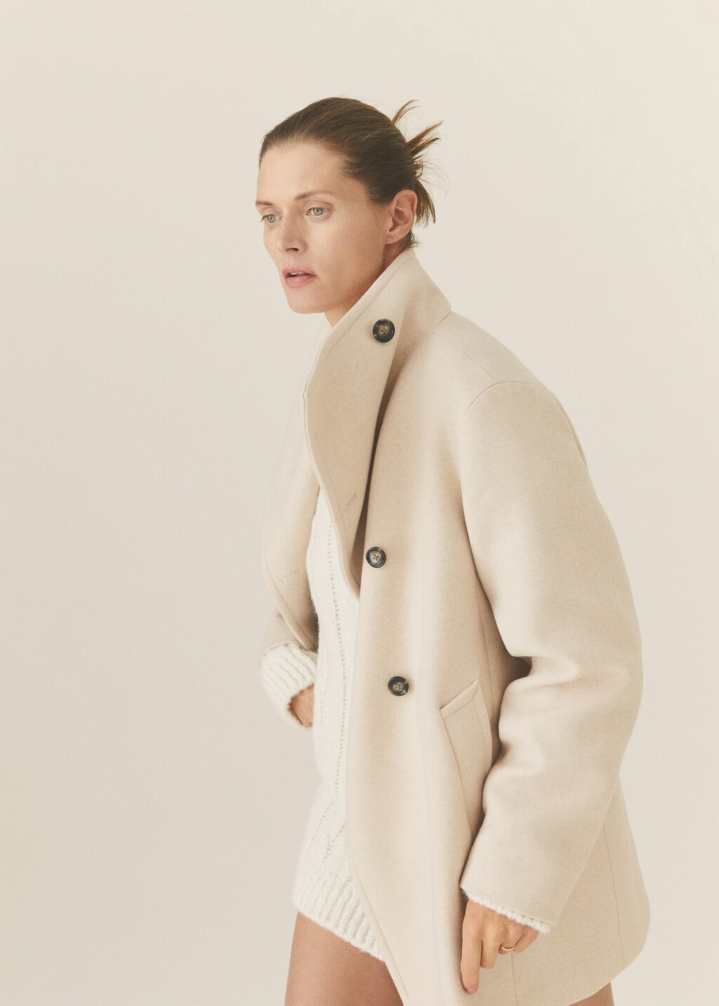 Wide lapel coat - Details of the article 5