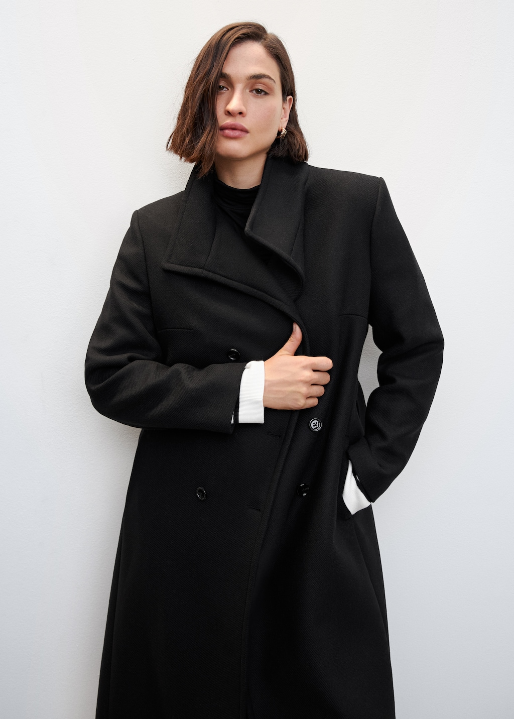 Woollen coat with belt - Details of the article 5